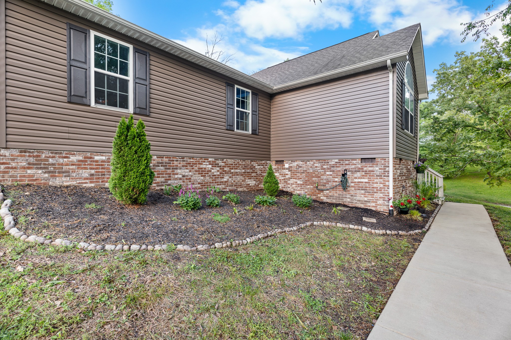 1356 Sayles Cir