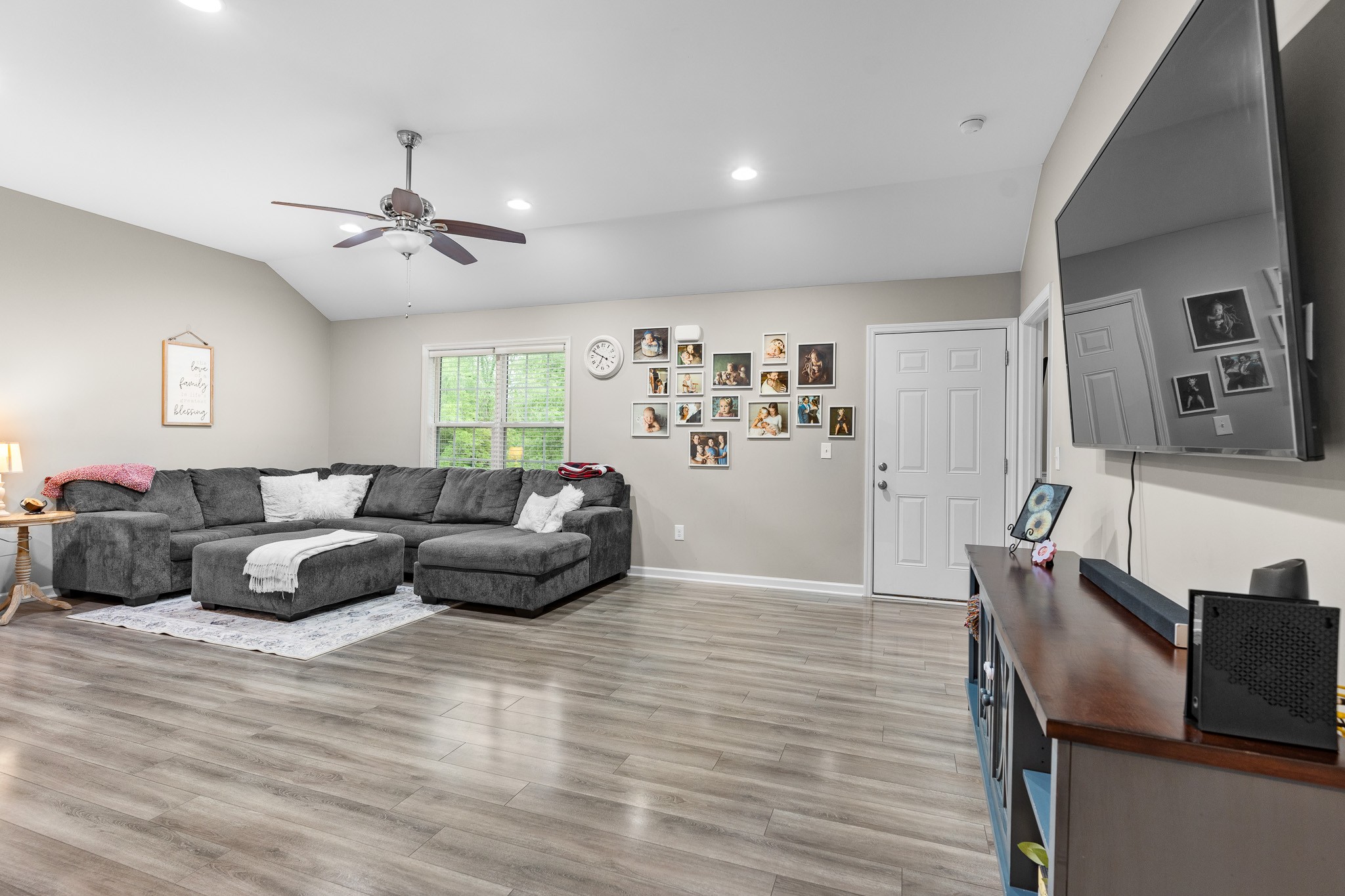 1356 Sayles Cir