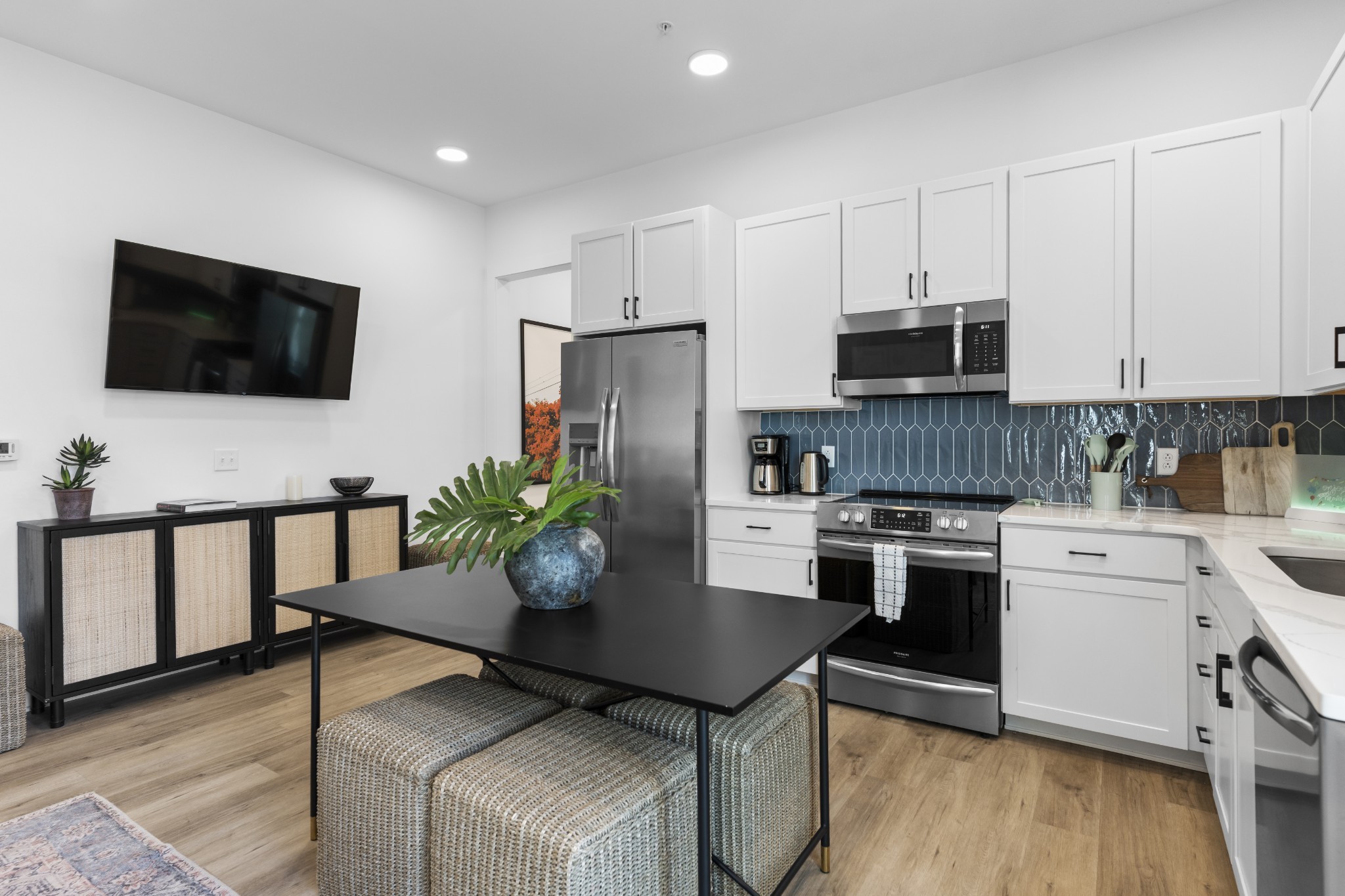 815 Main St Unit: 104