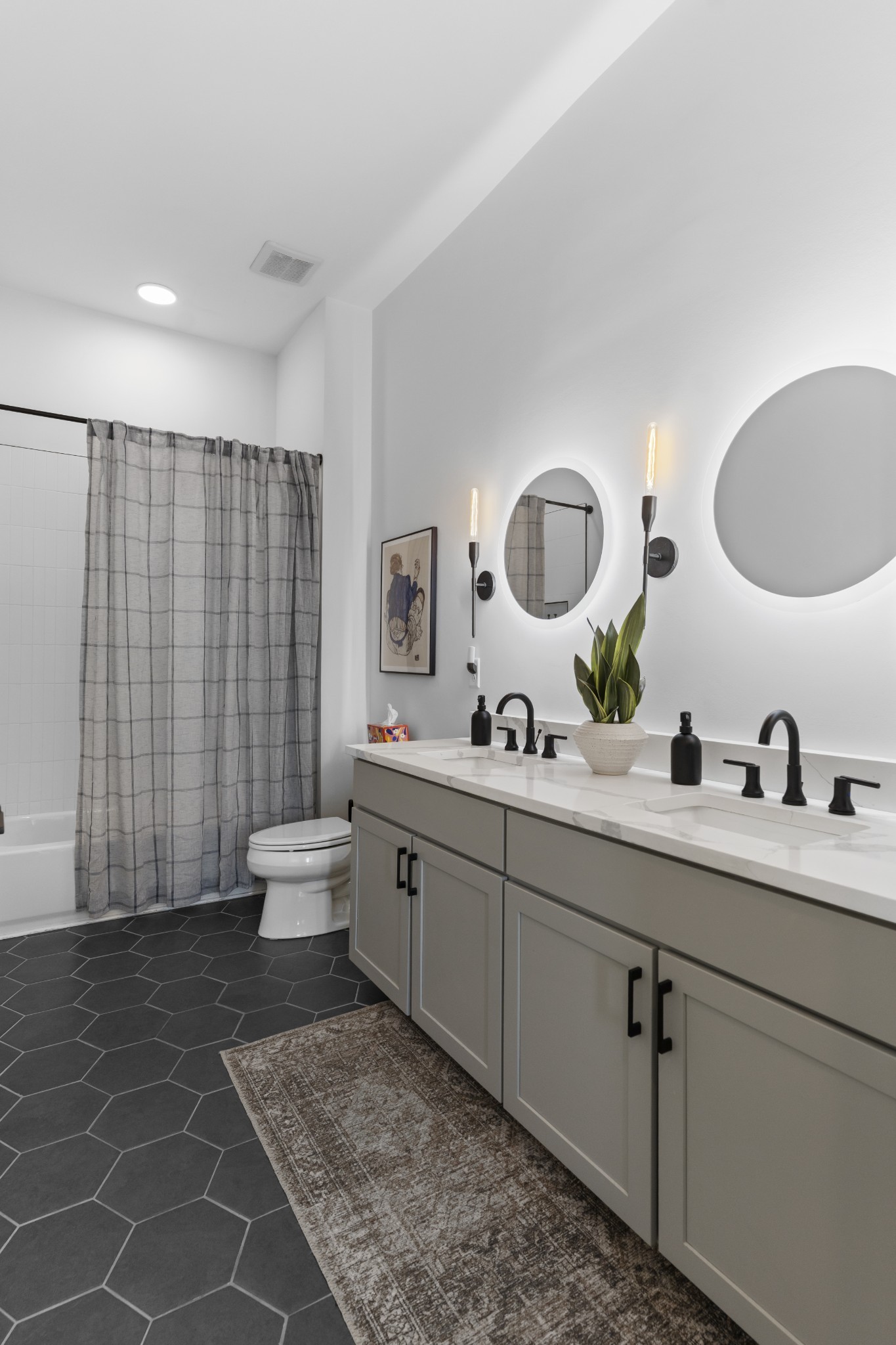 815 Main St Unit: 104