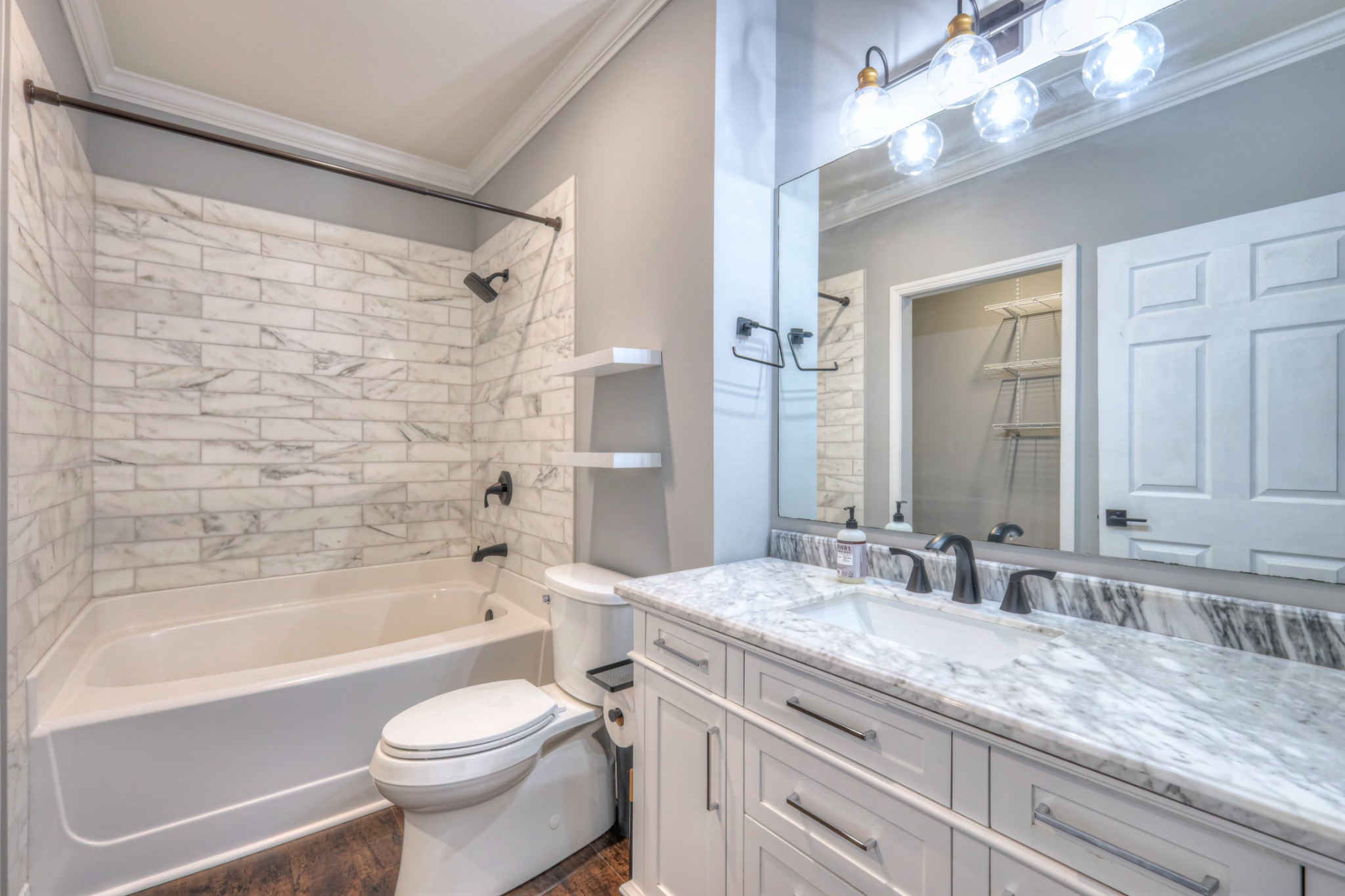 2310 Elliott Ave Unit: 611