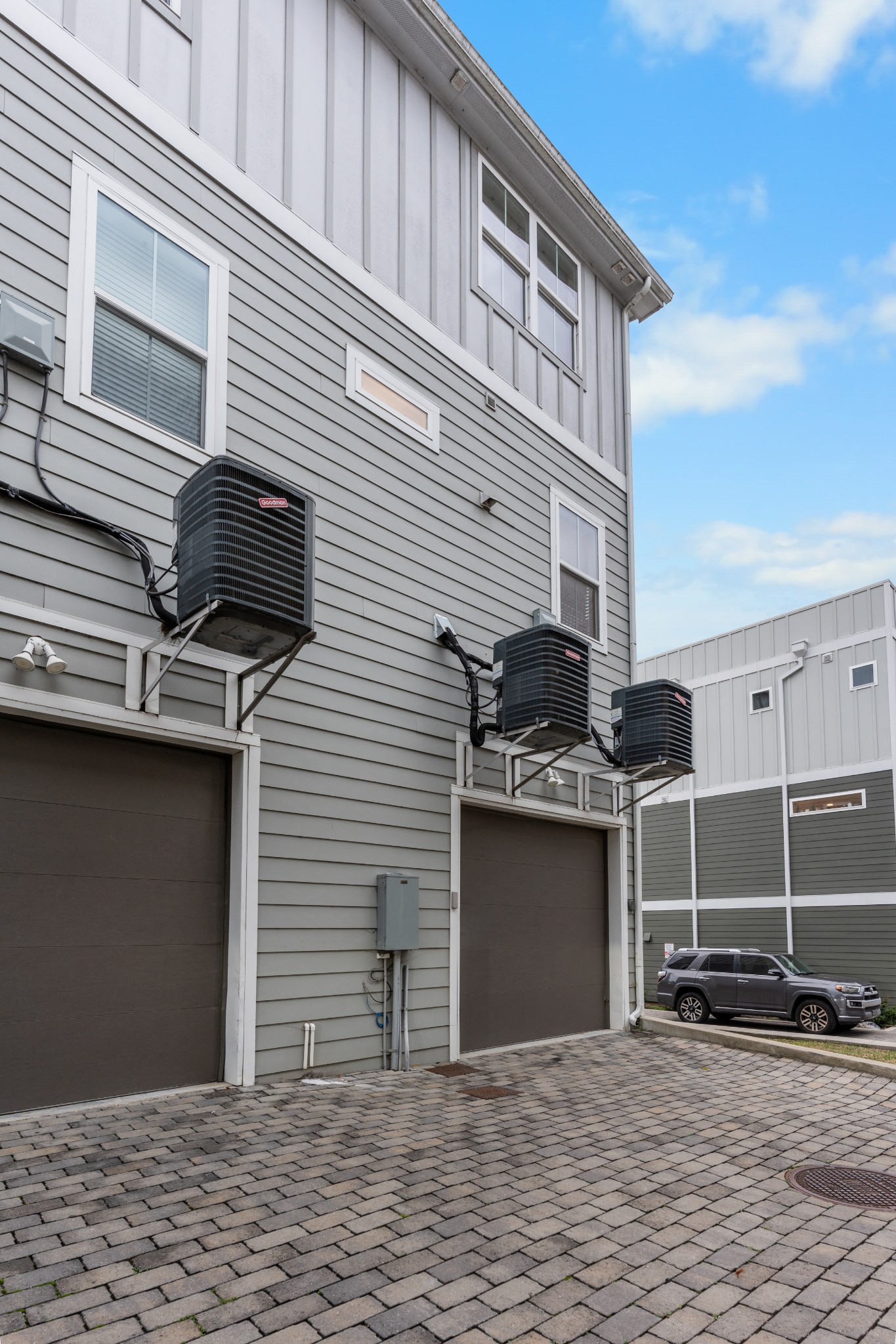 4908 Delaware Ave Unit: D