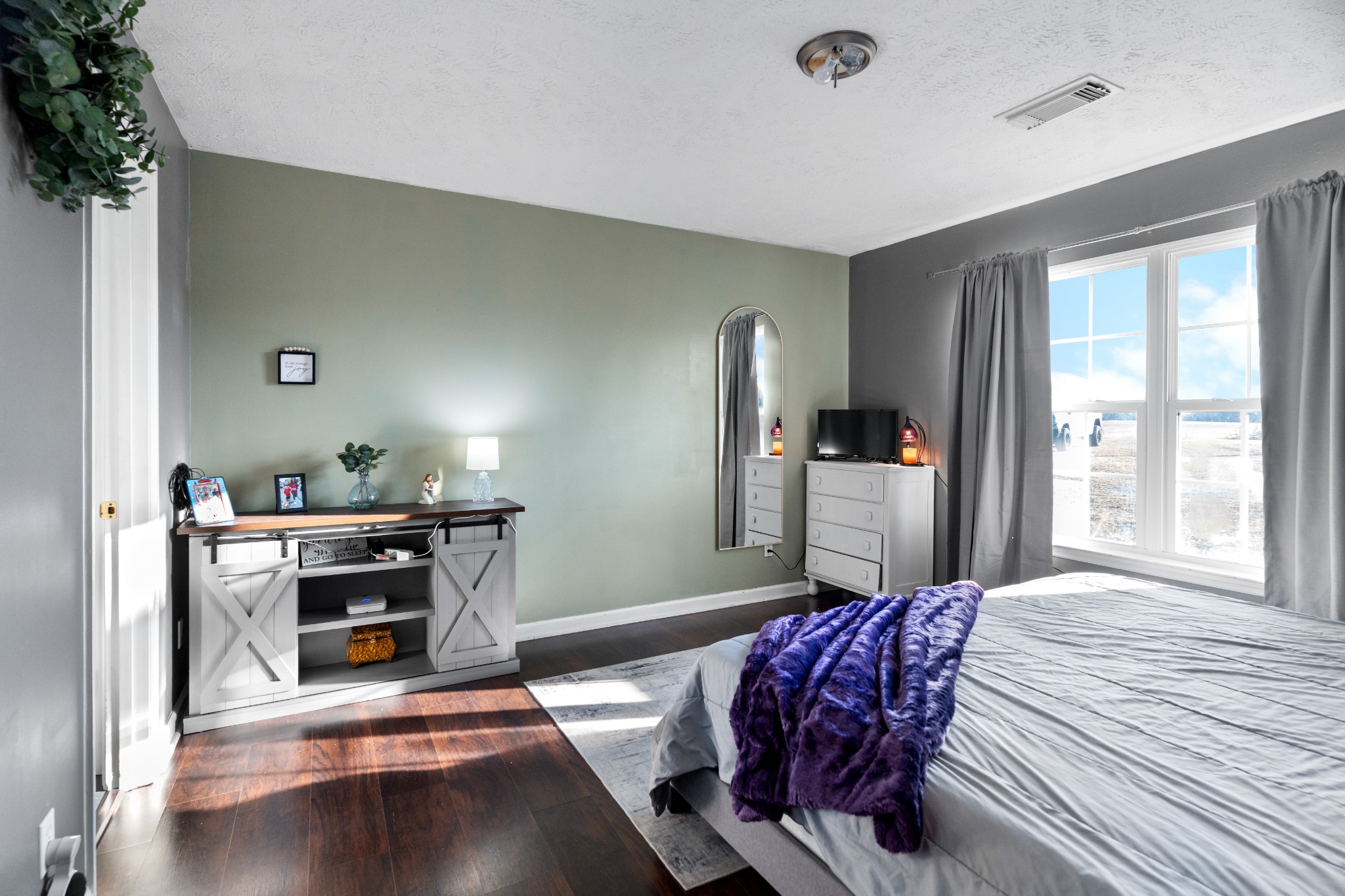 590 Jackson Hollow Rd