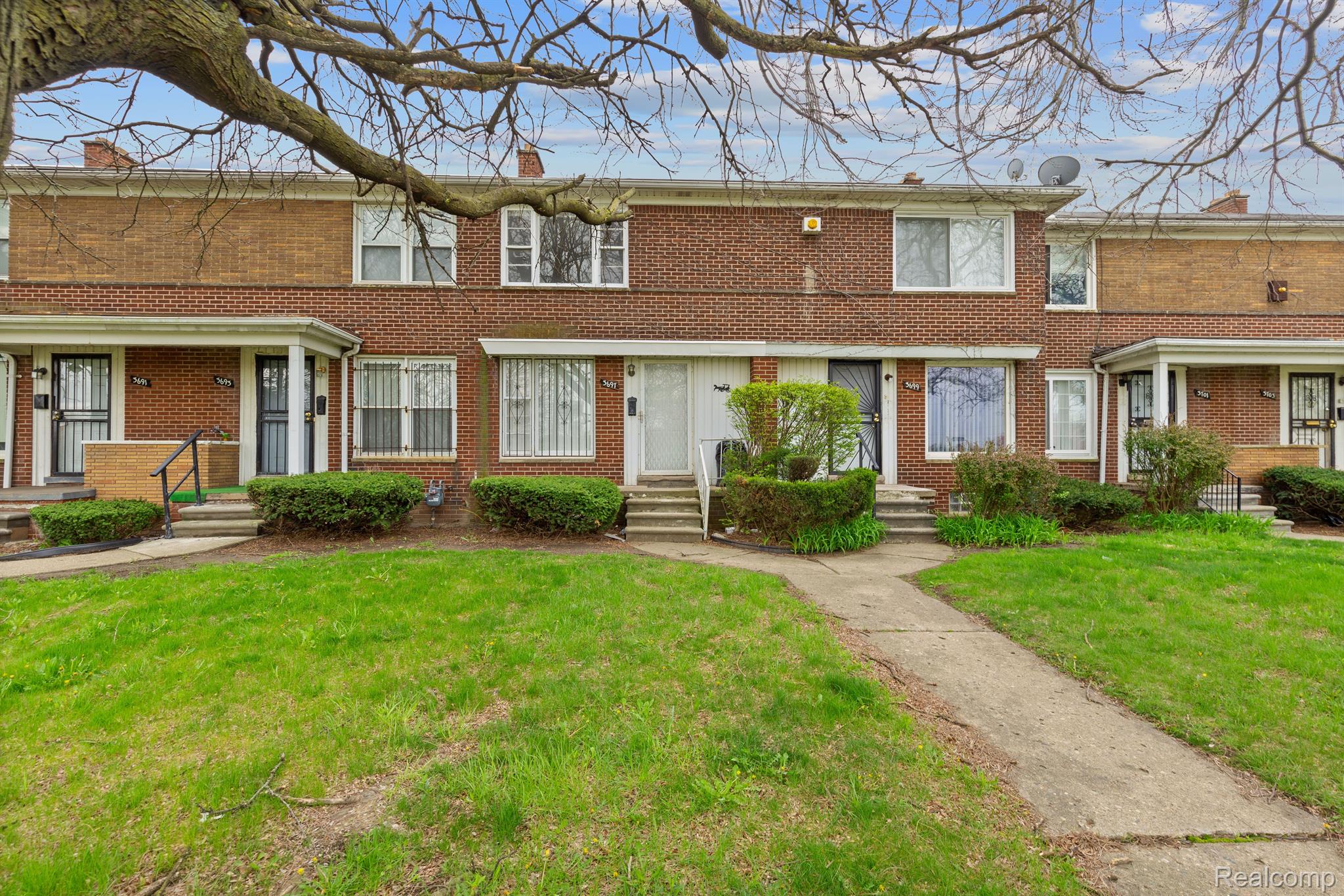 3697 OAKMAN Boulevard