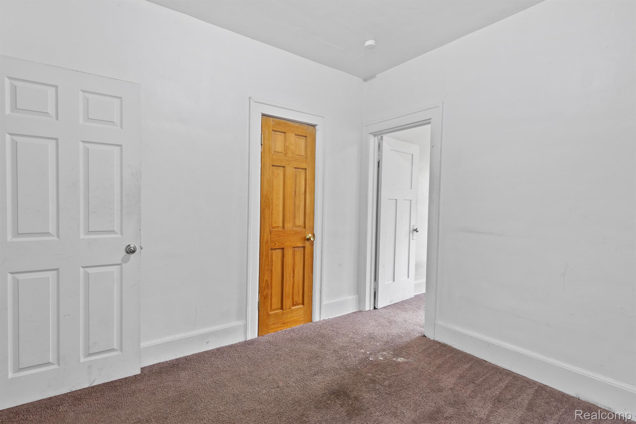 5065 LINSDALE Street