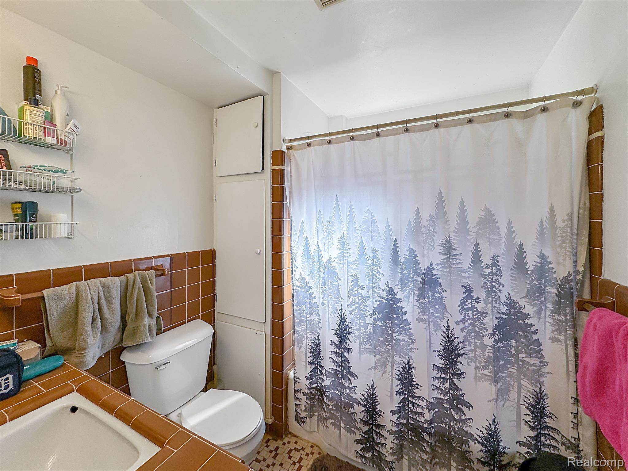 1024 FOUNTAIN Street