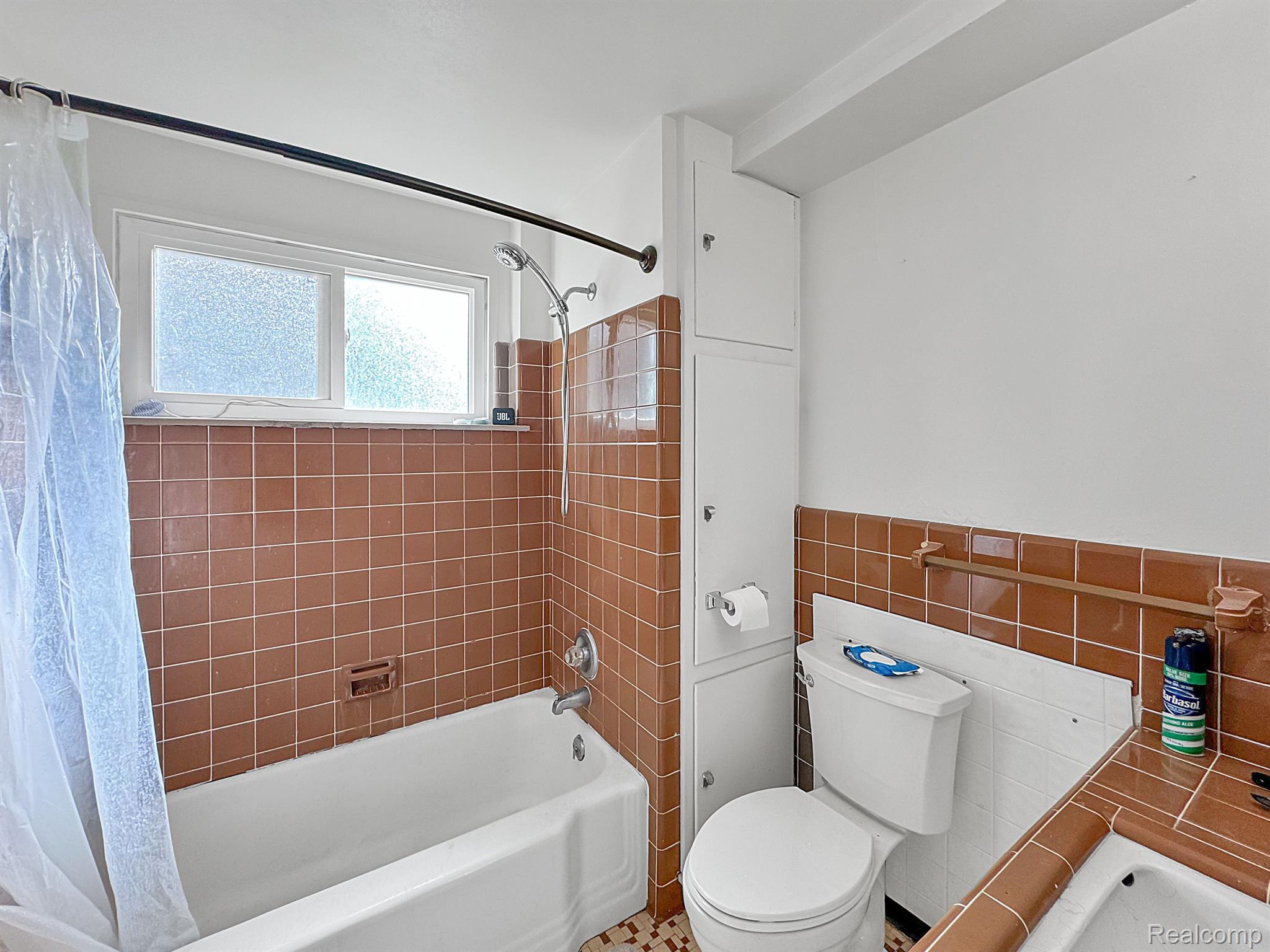 1024 FOUNTAIN Street