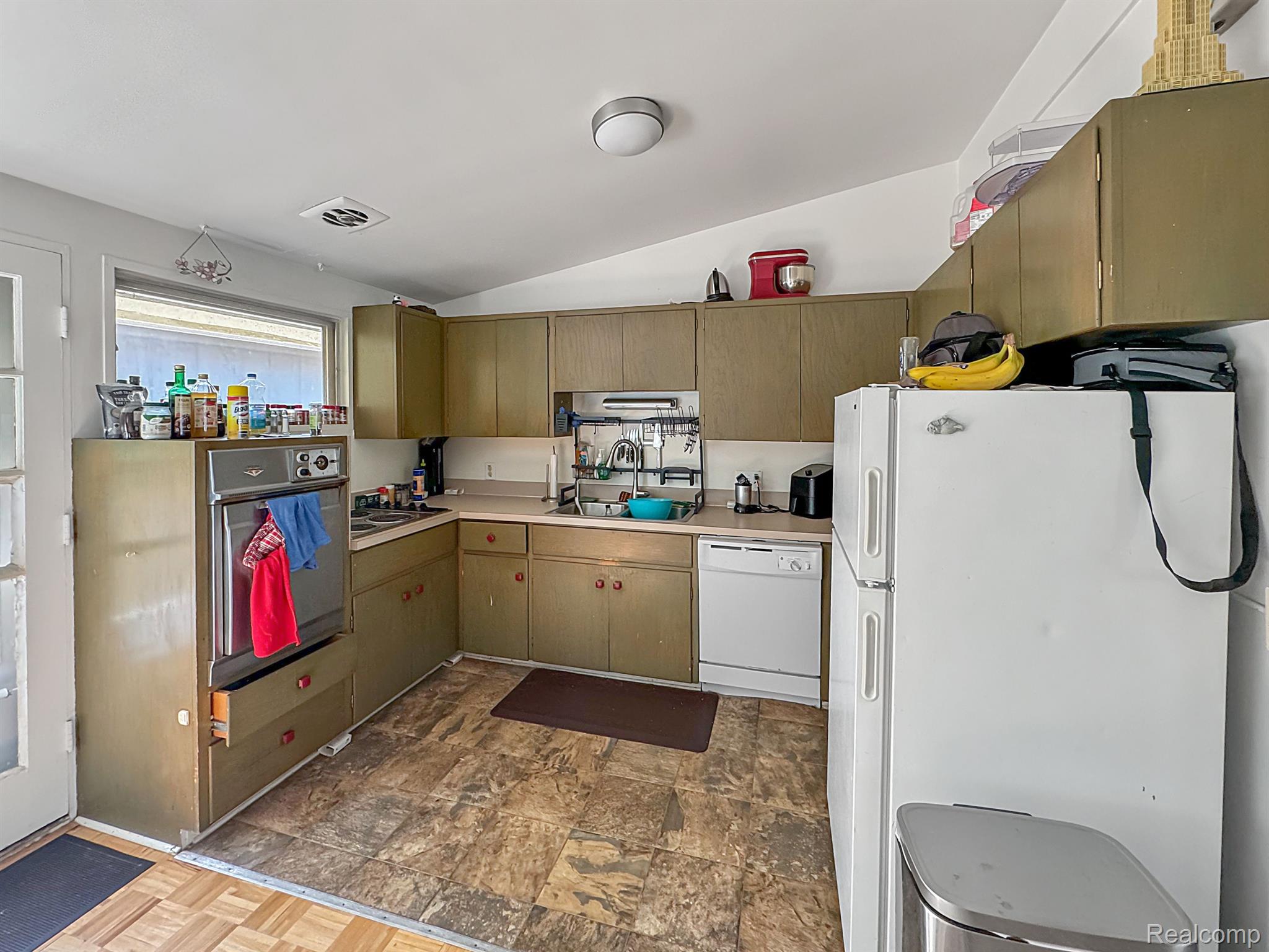 1024 FOUNTAIN Street