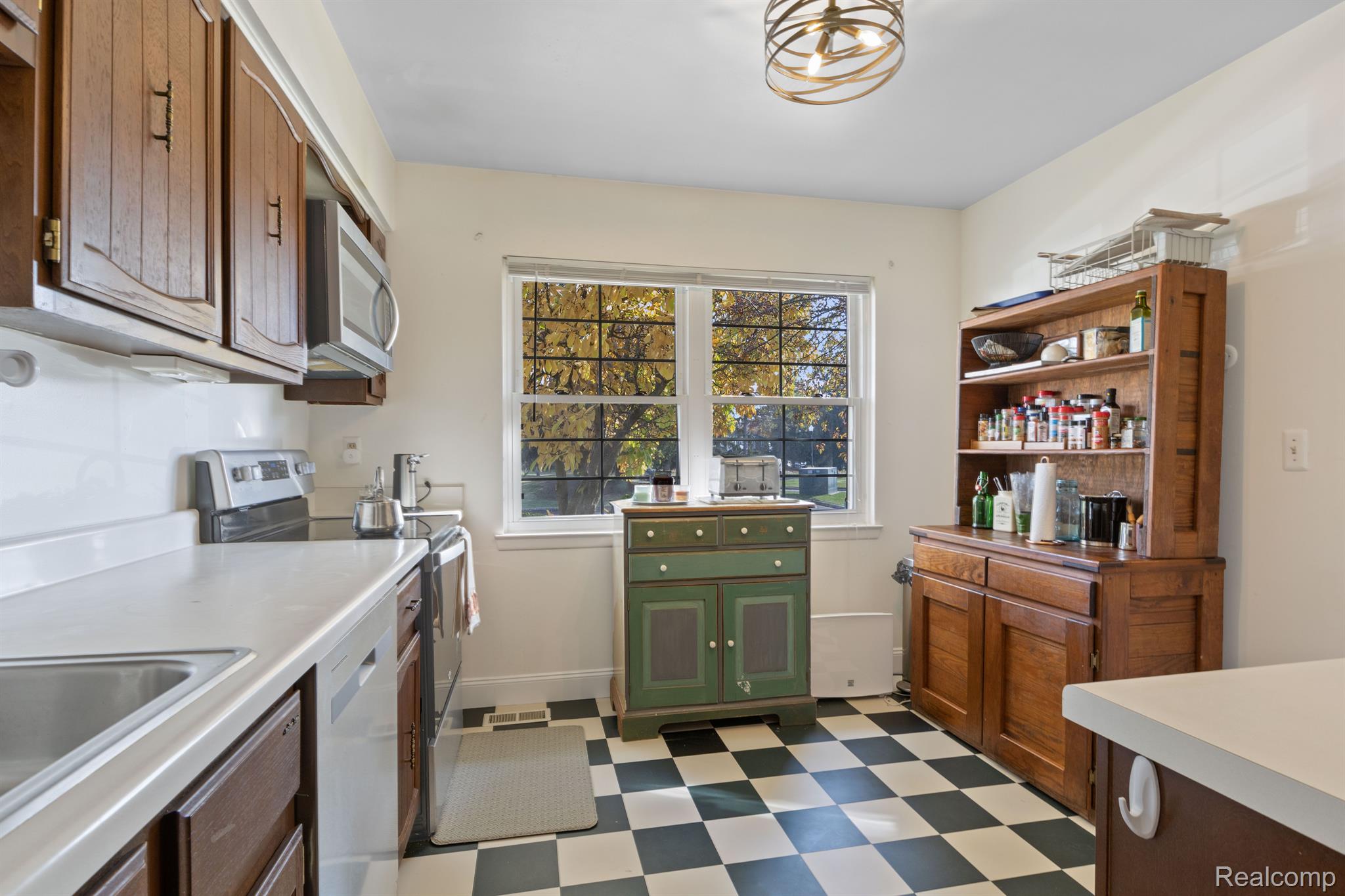 19919 SCHOOLHOUSE Court
