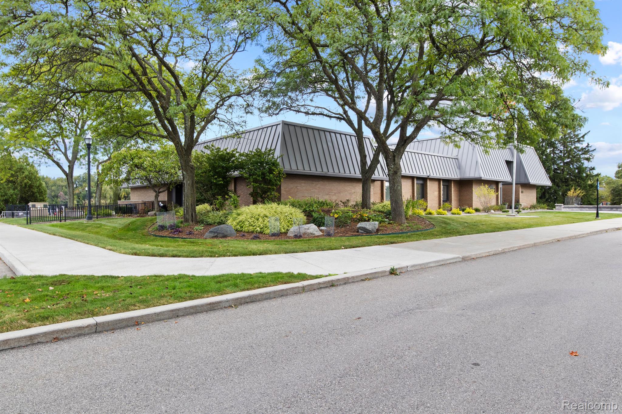 19919 SCHOOLHOUSE Court