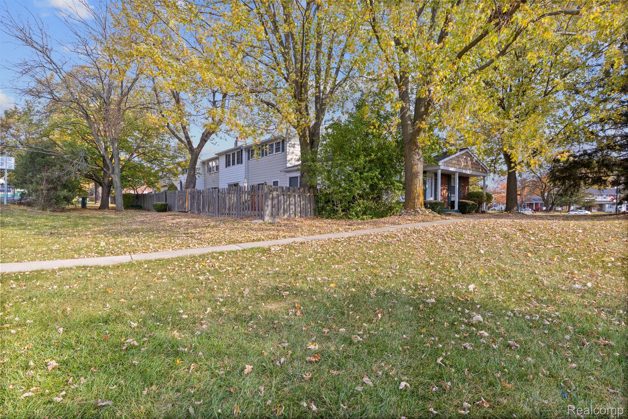 19919 SCHOOLHOUSE Court