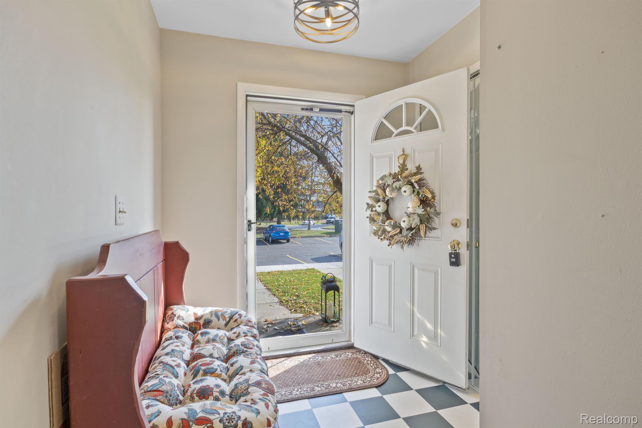 19919 SCHOOLHOUSE Court