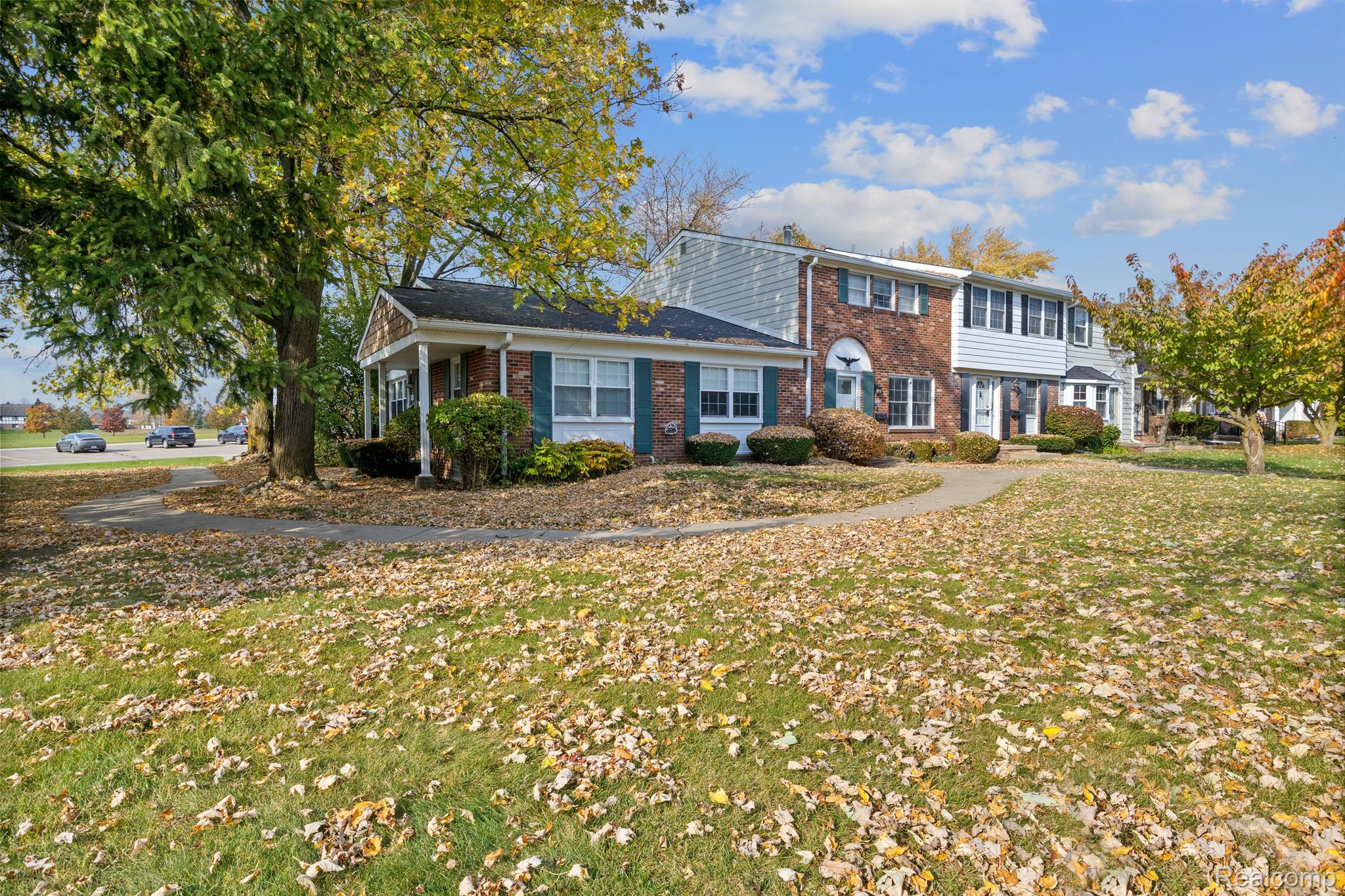 19919 SCHOOLHOUSE Court