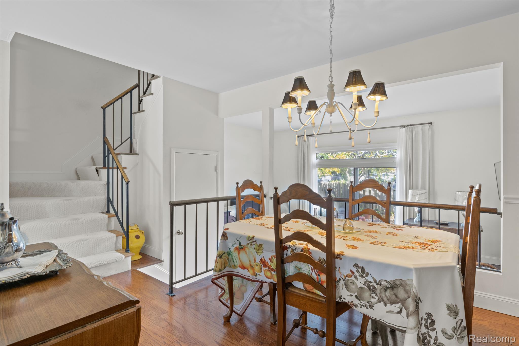 19919 SCHOOLHOUSE Court