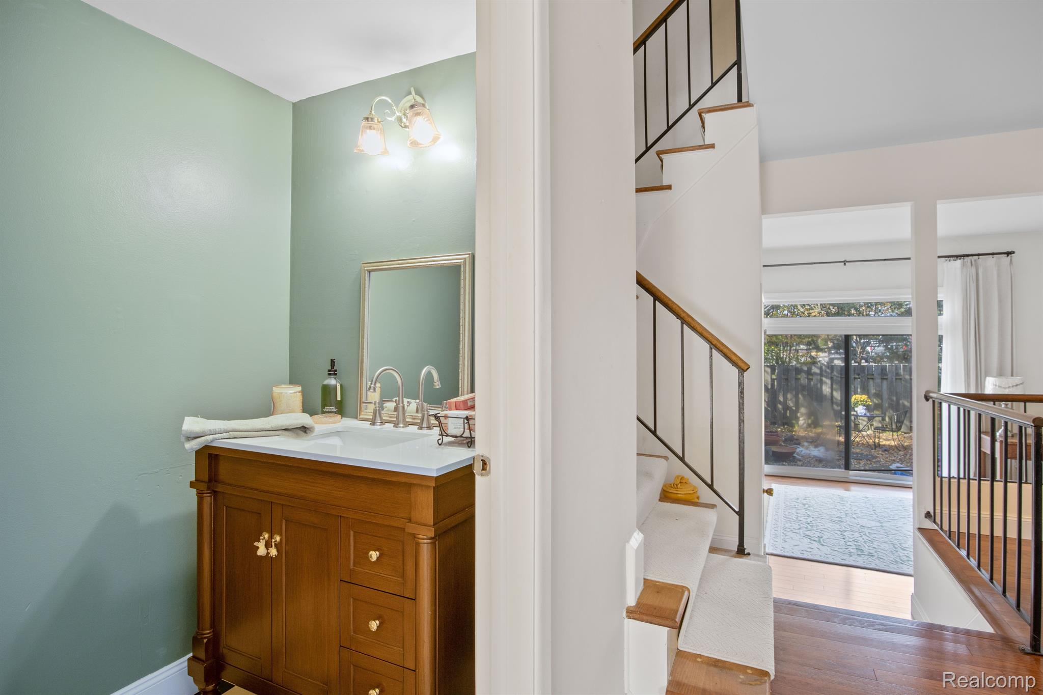 19919 SCHOOLHOUSE Court