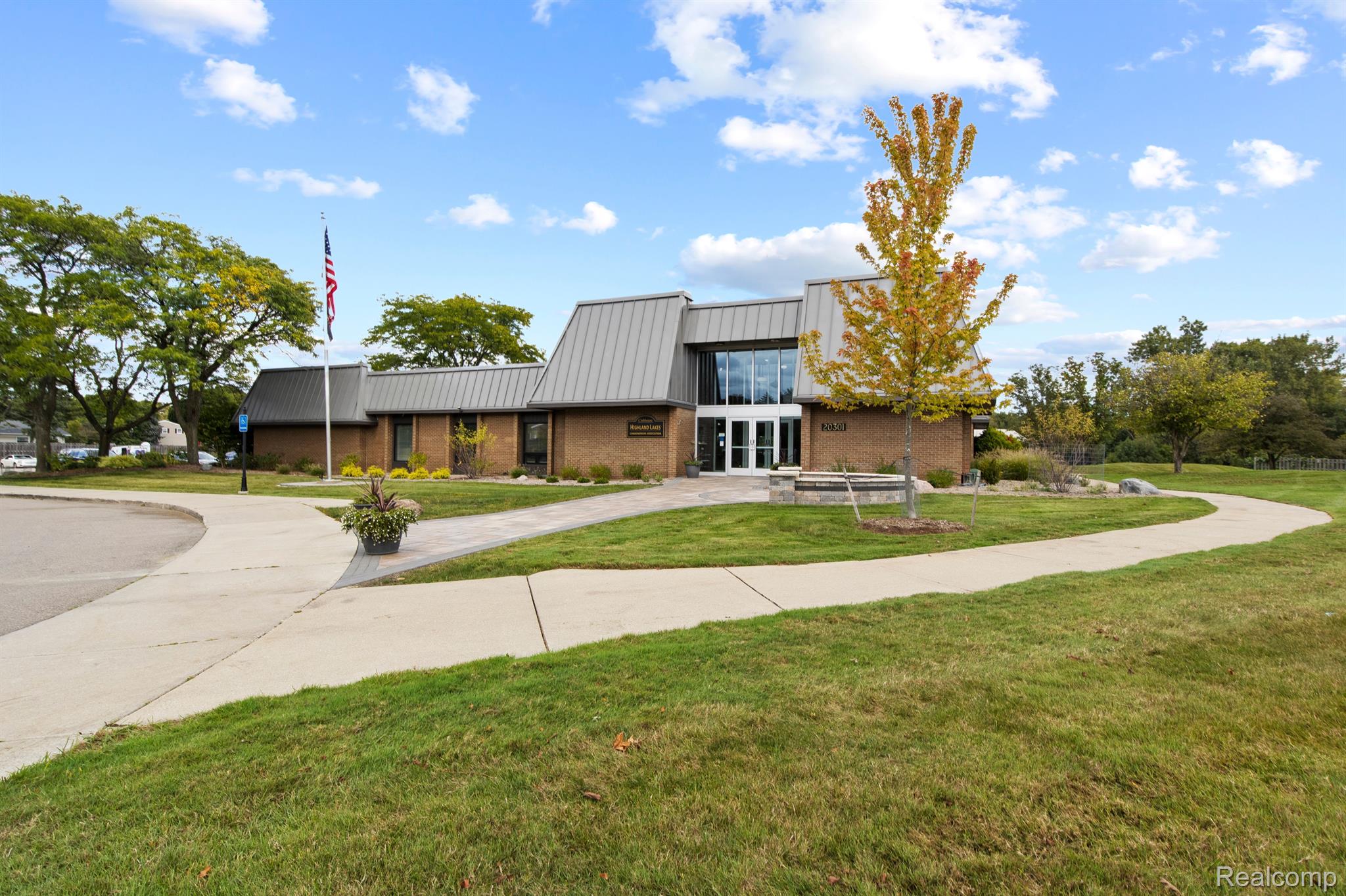 19919 SCHOOLHOUSE Court