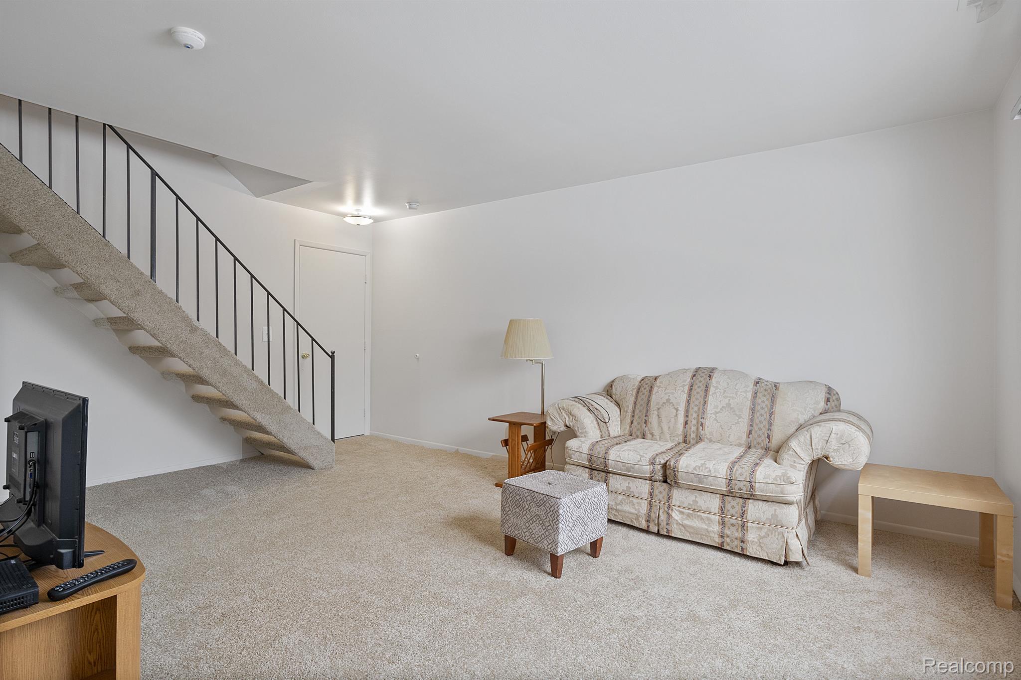 1684 ORCHARD Drive