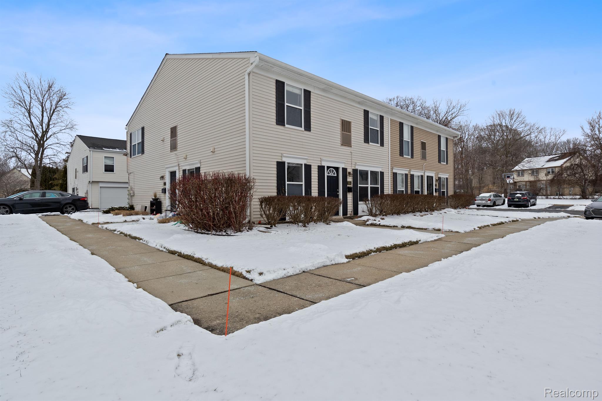 1684 ORCHARD Drive