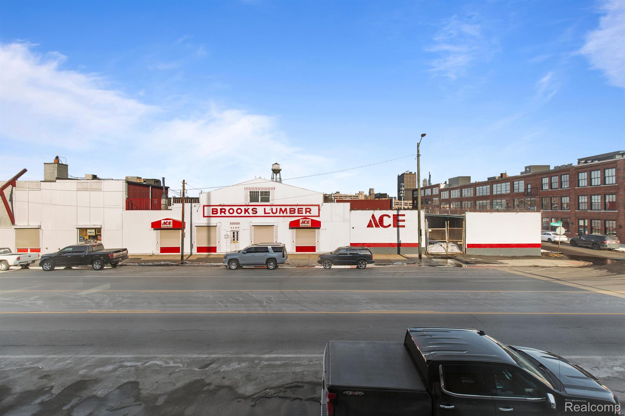 2221 TRUMBULL Street 6