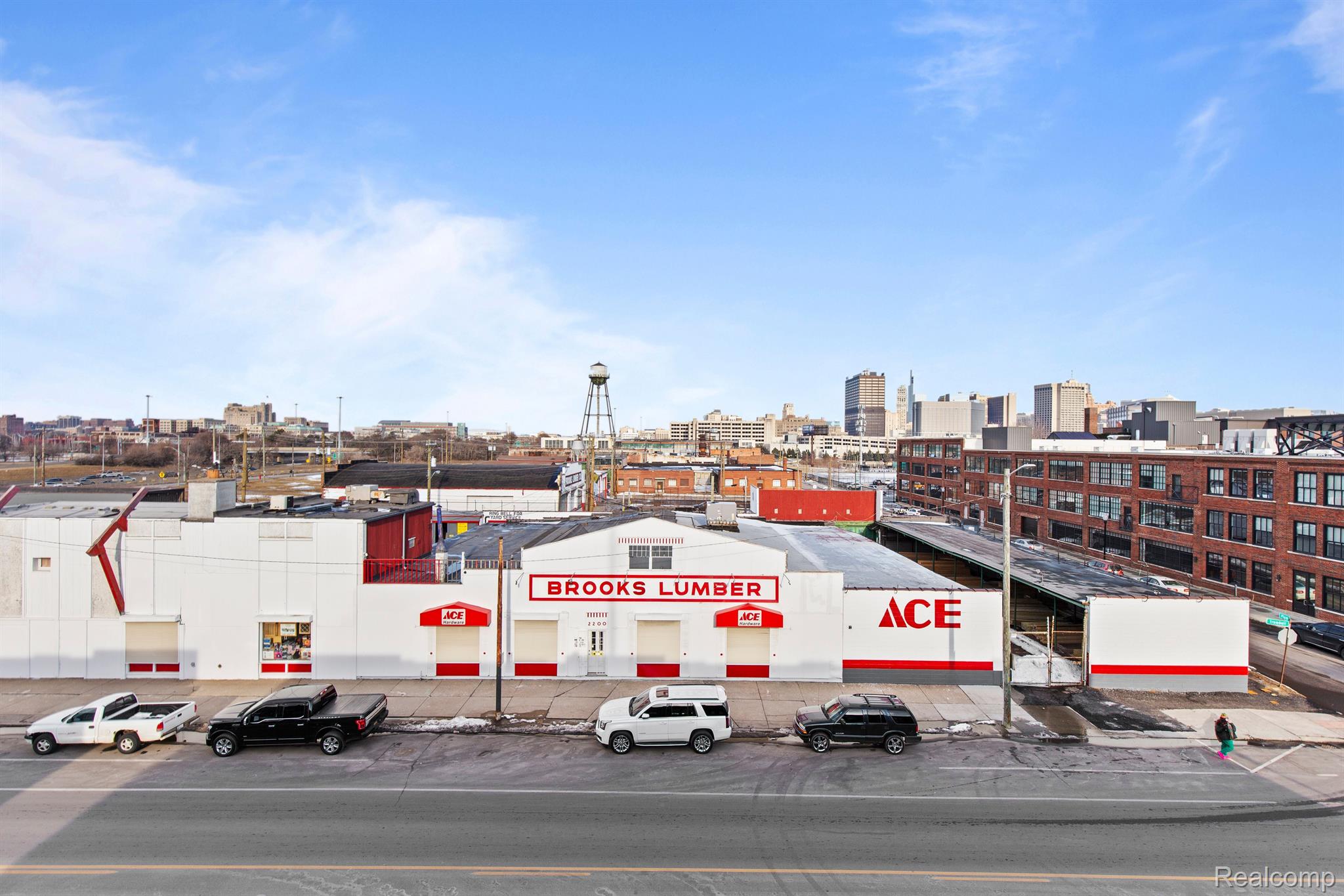 2221 TRUMBULL Street 6