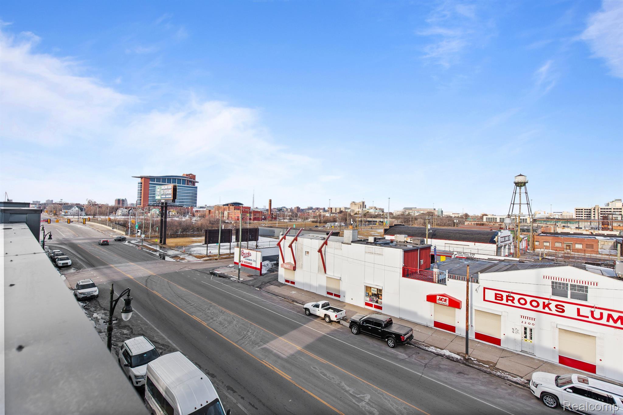 2221 TRUMBULL Street 6