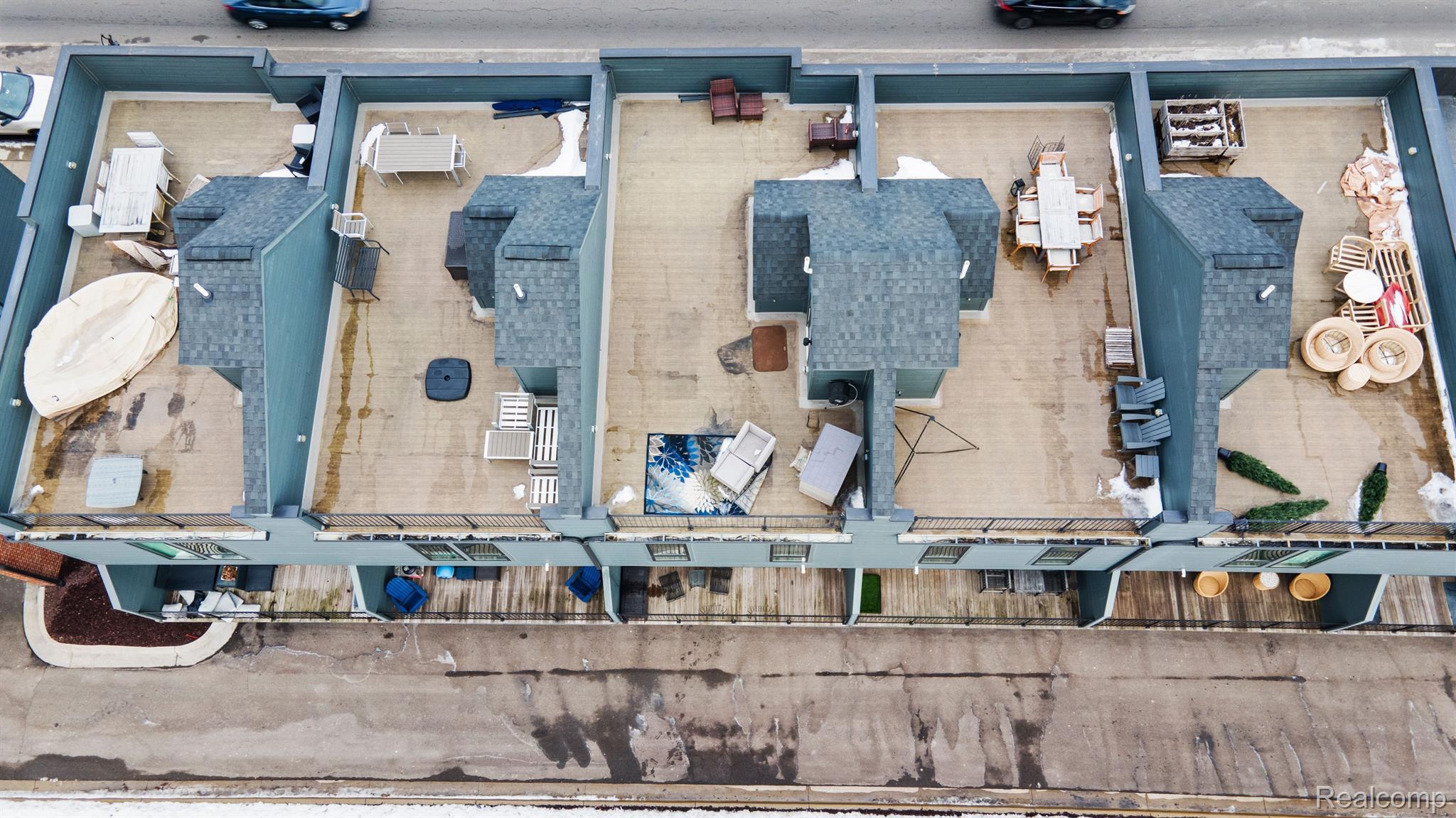 2221 TRUMBULL Street 6