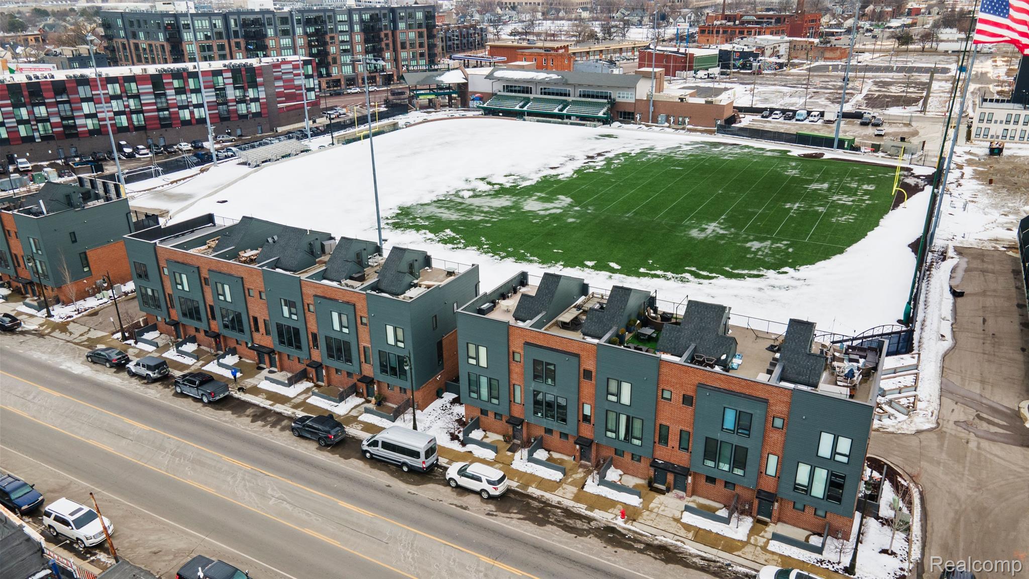 2221 TRUMBULL Street 6