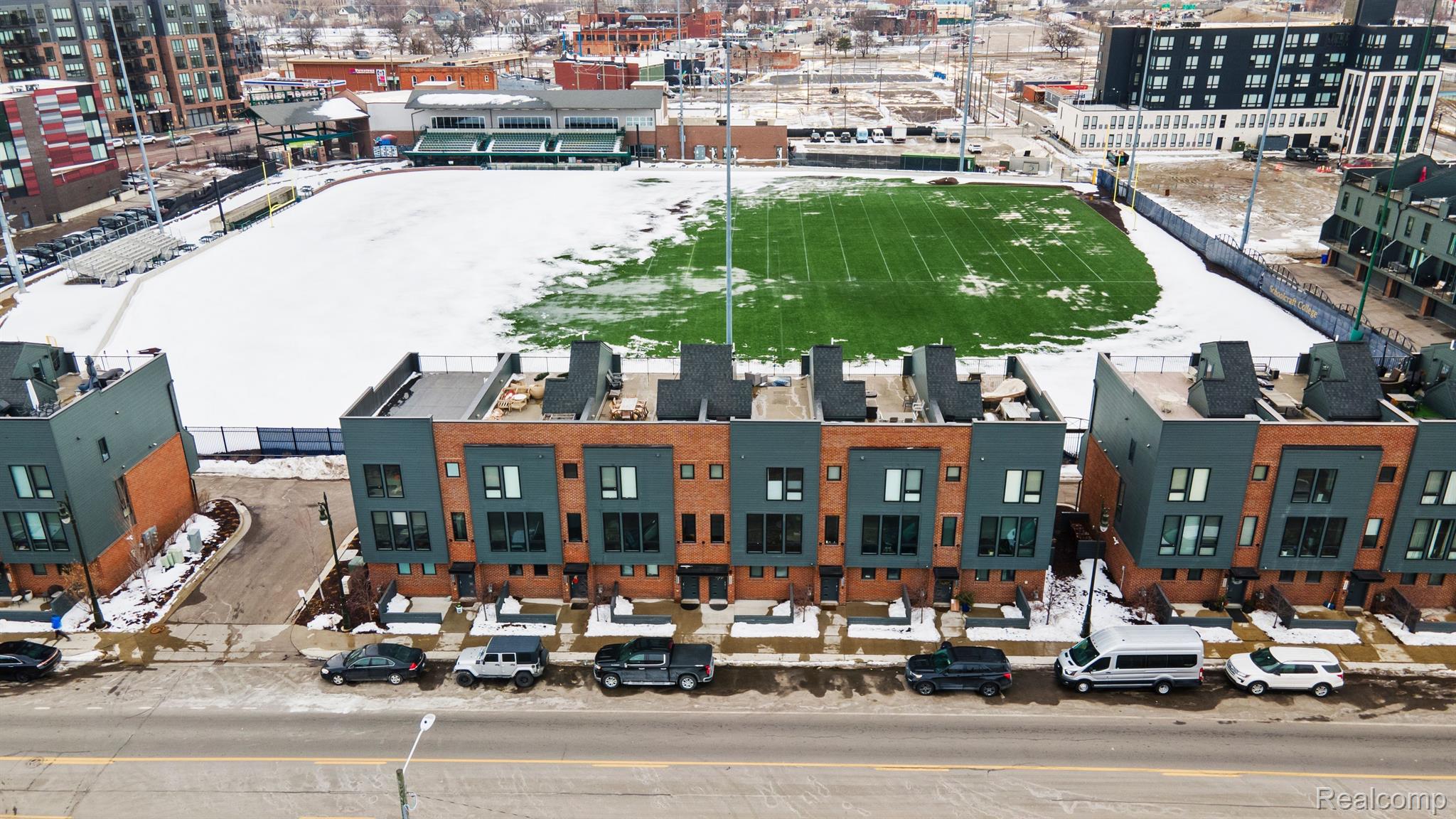 2221 TRUMBULL Street 6