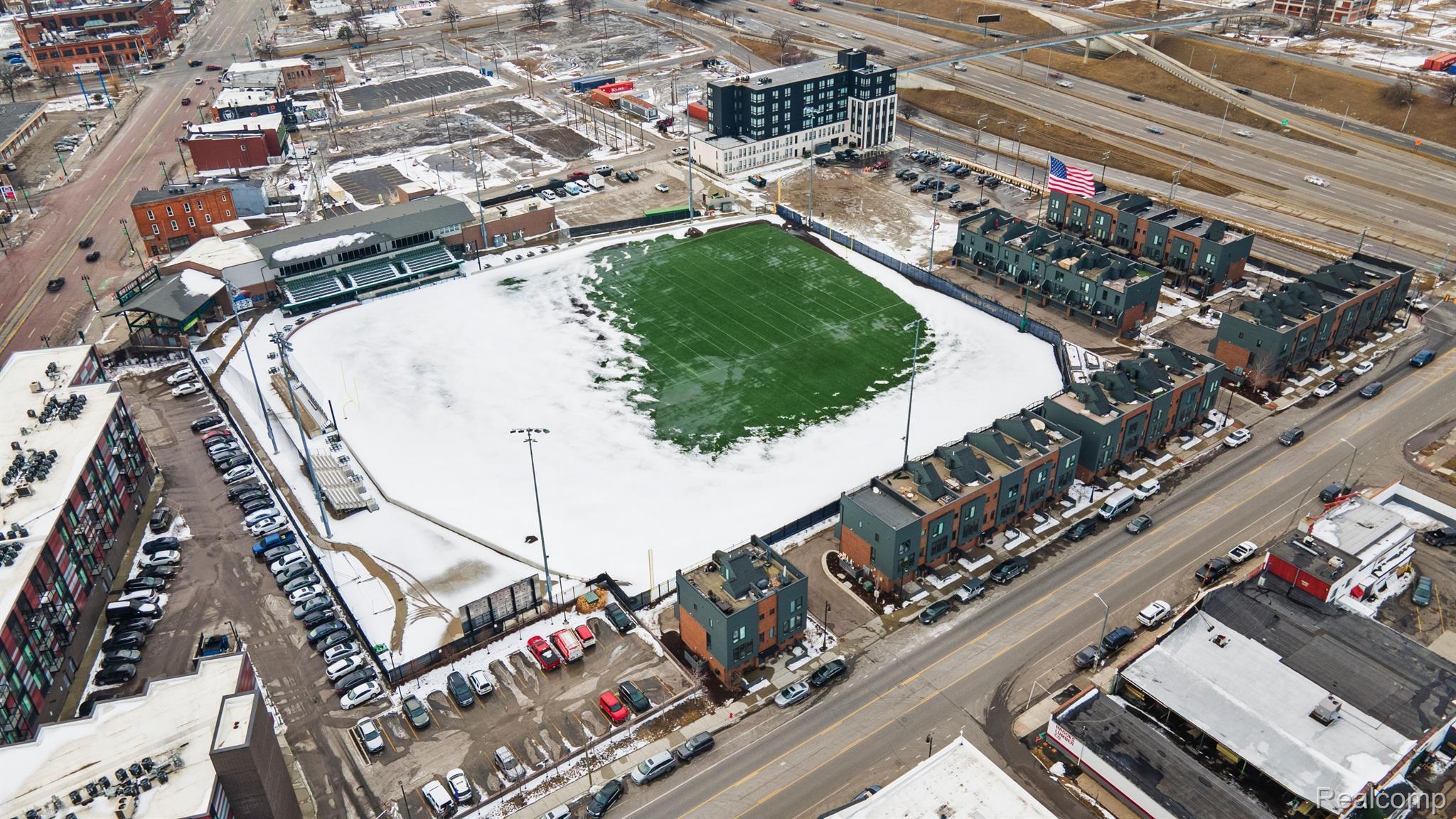 2221 TRUMBULL Street 6