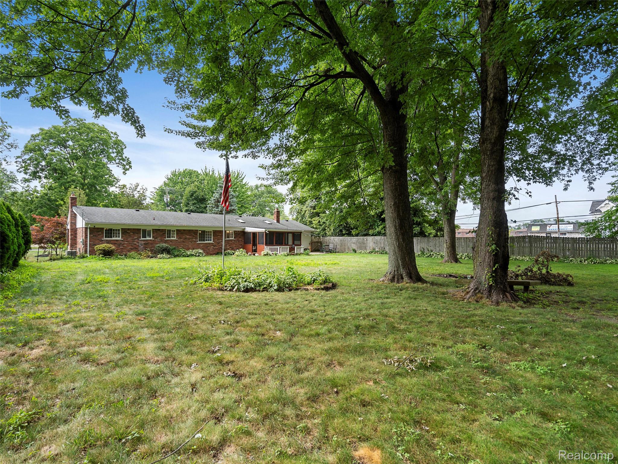 39488 Lanse Creuse Street