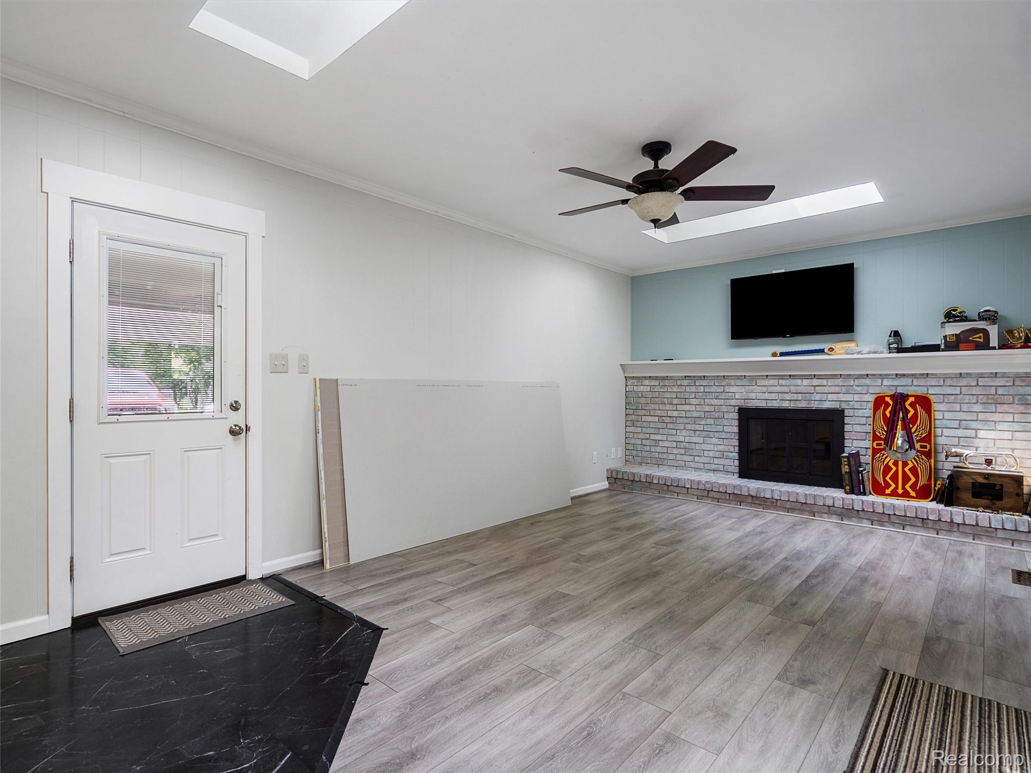 39488 Lanse Creuse Street