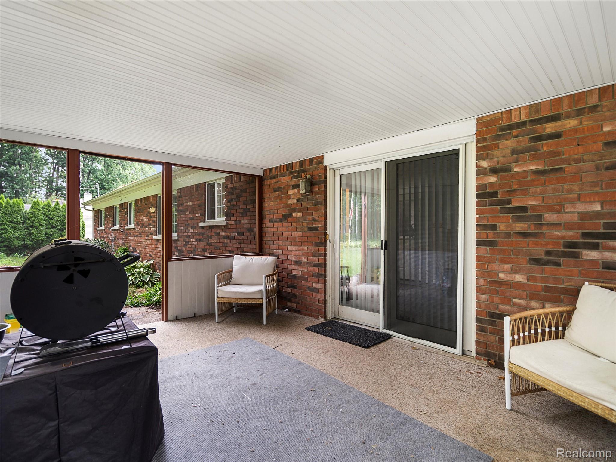 39488 Lanse Creuse Street