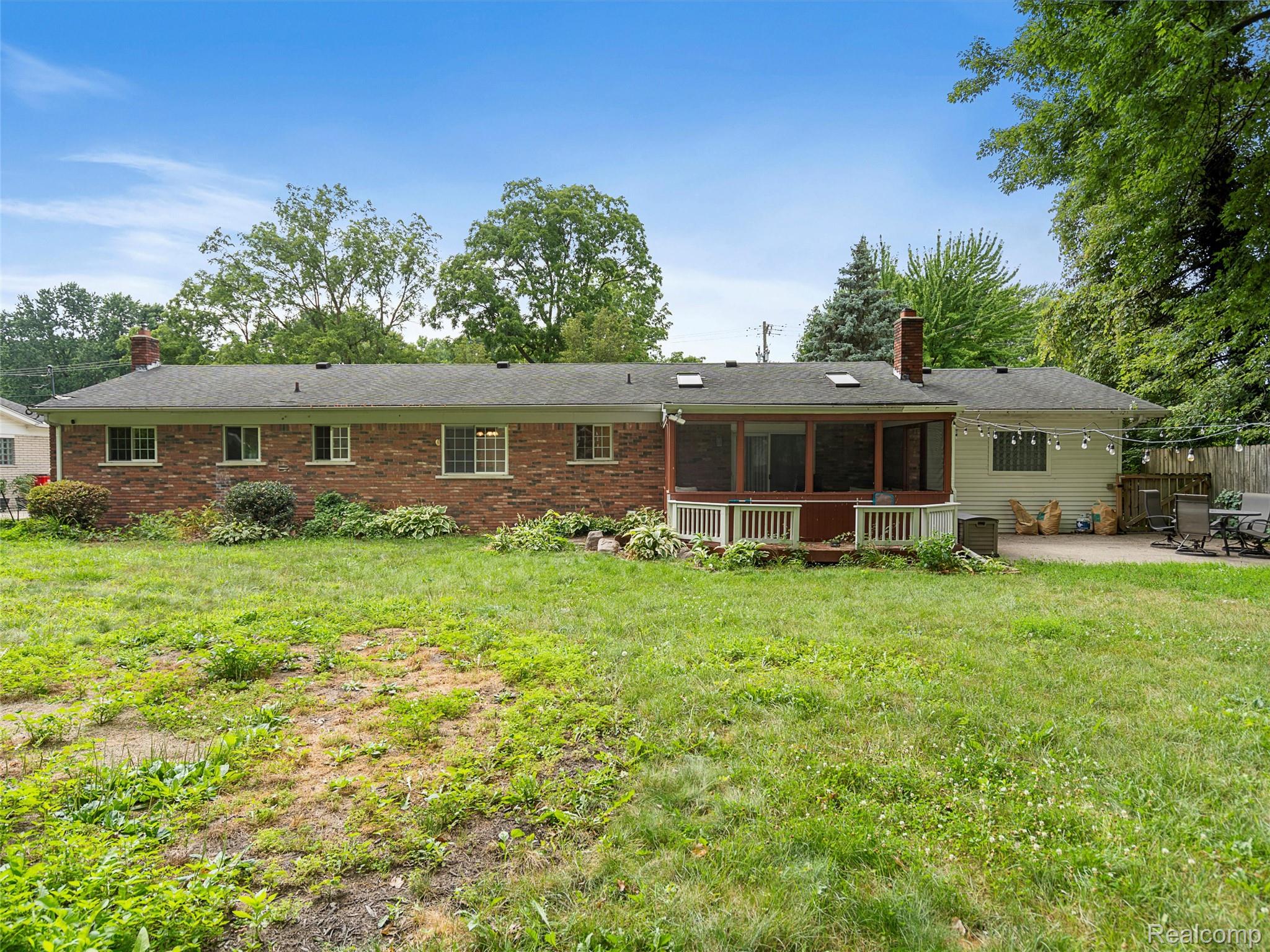 39488 Lanse Creuse Street