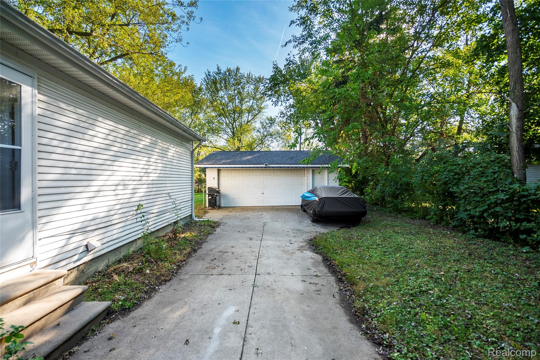 24282 Eleanor Avenue