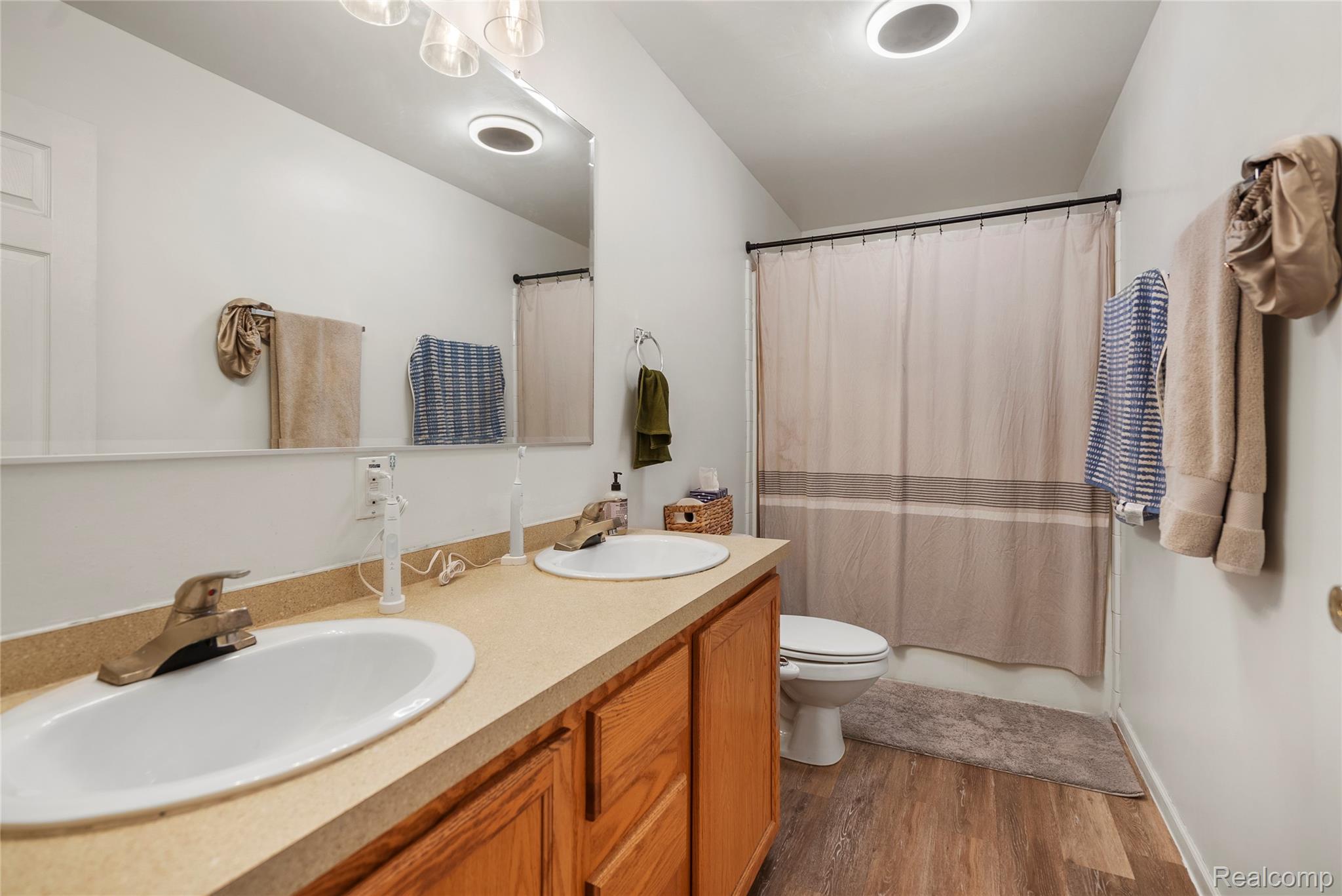 24282 Eleanor Avenue