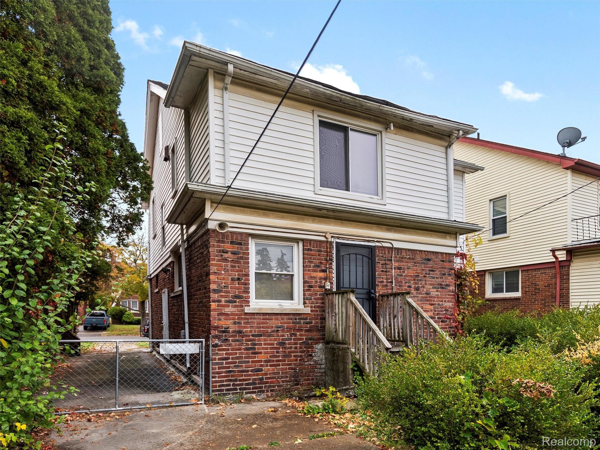 16211 Muirland Street