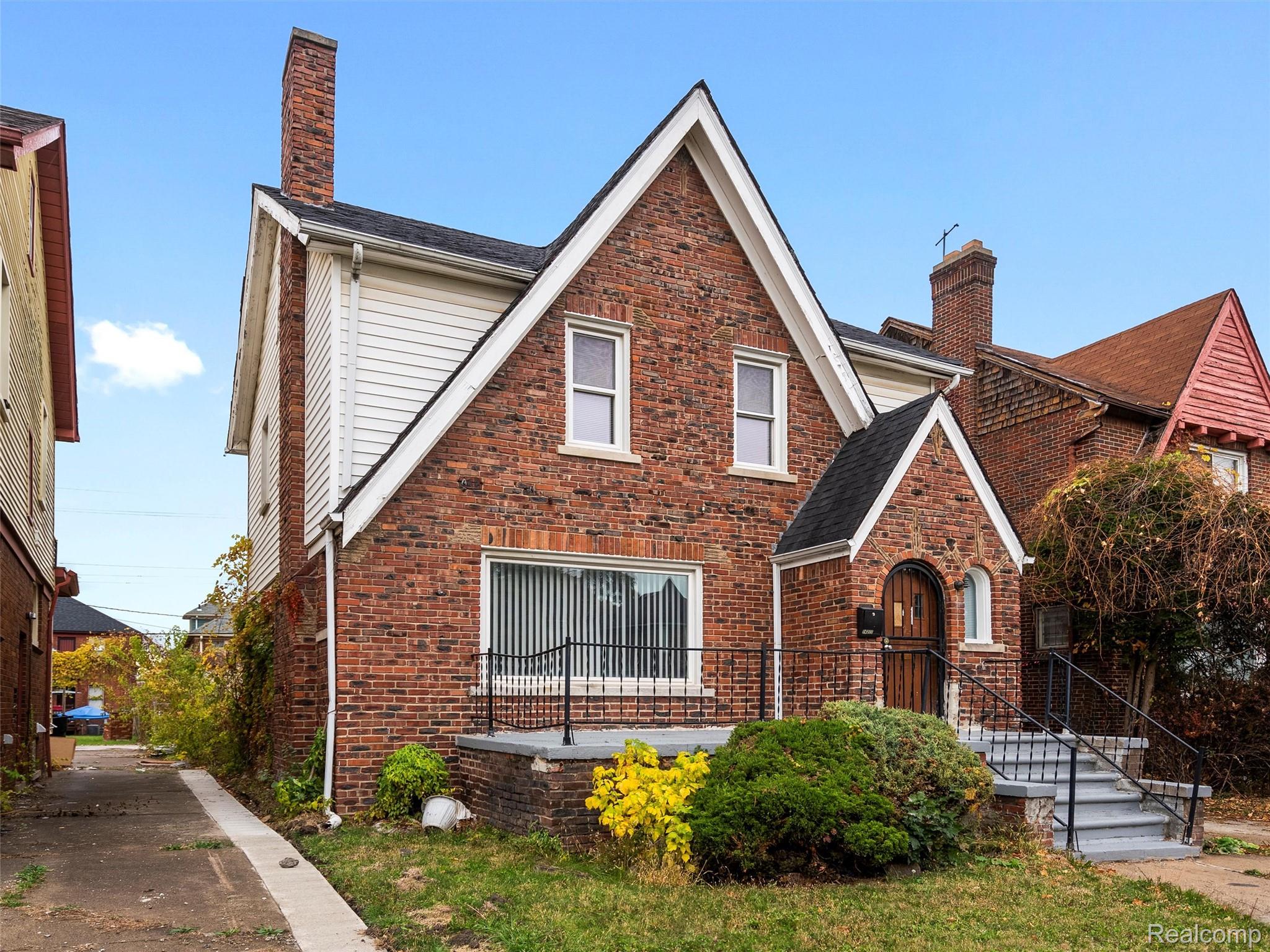 16211 Muirland Street