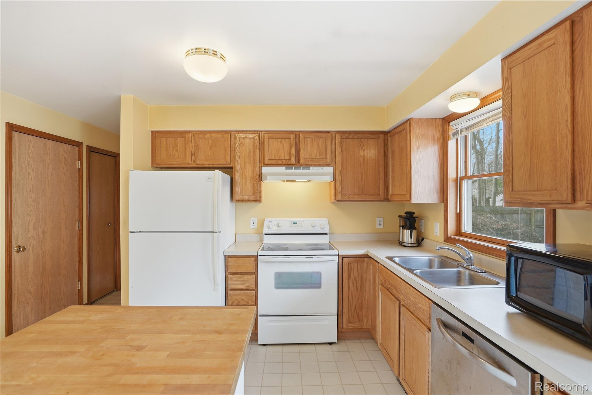 3136 Cherry Tree Lane