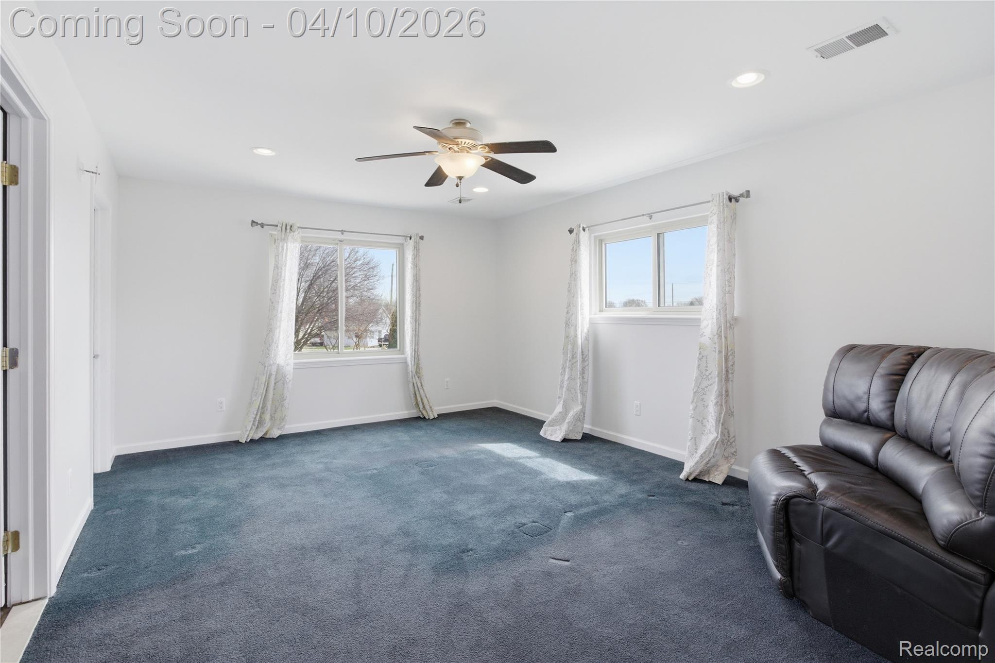 37886 Sunnybrook Street