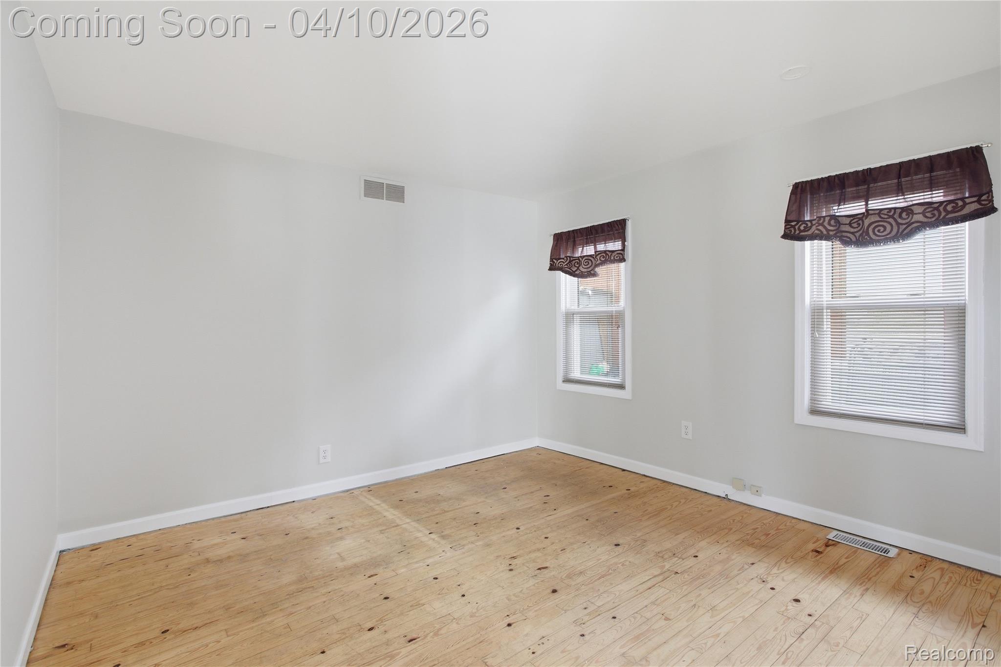 37886 Sunnybrook Street