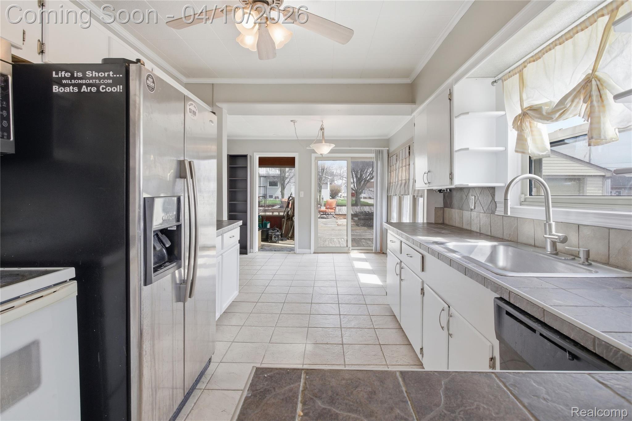 37886 Sunnybrook Street