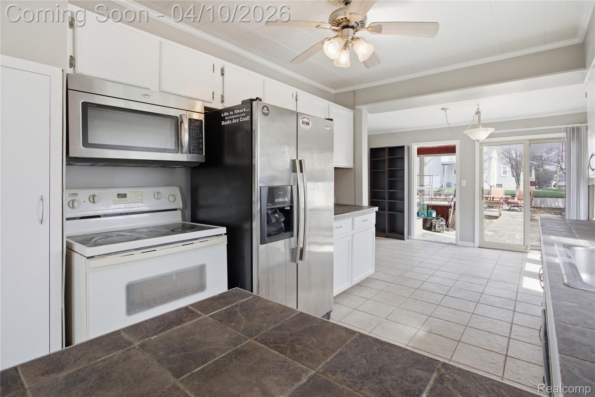 37886 Sunnybrook Street