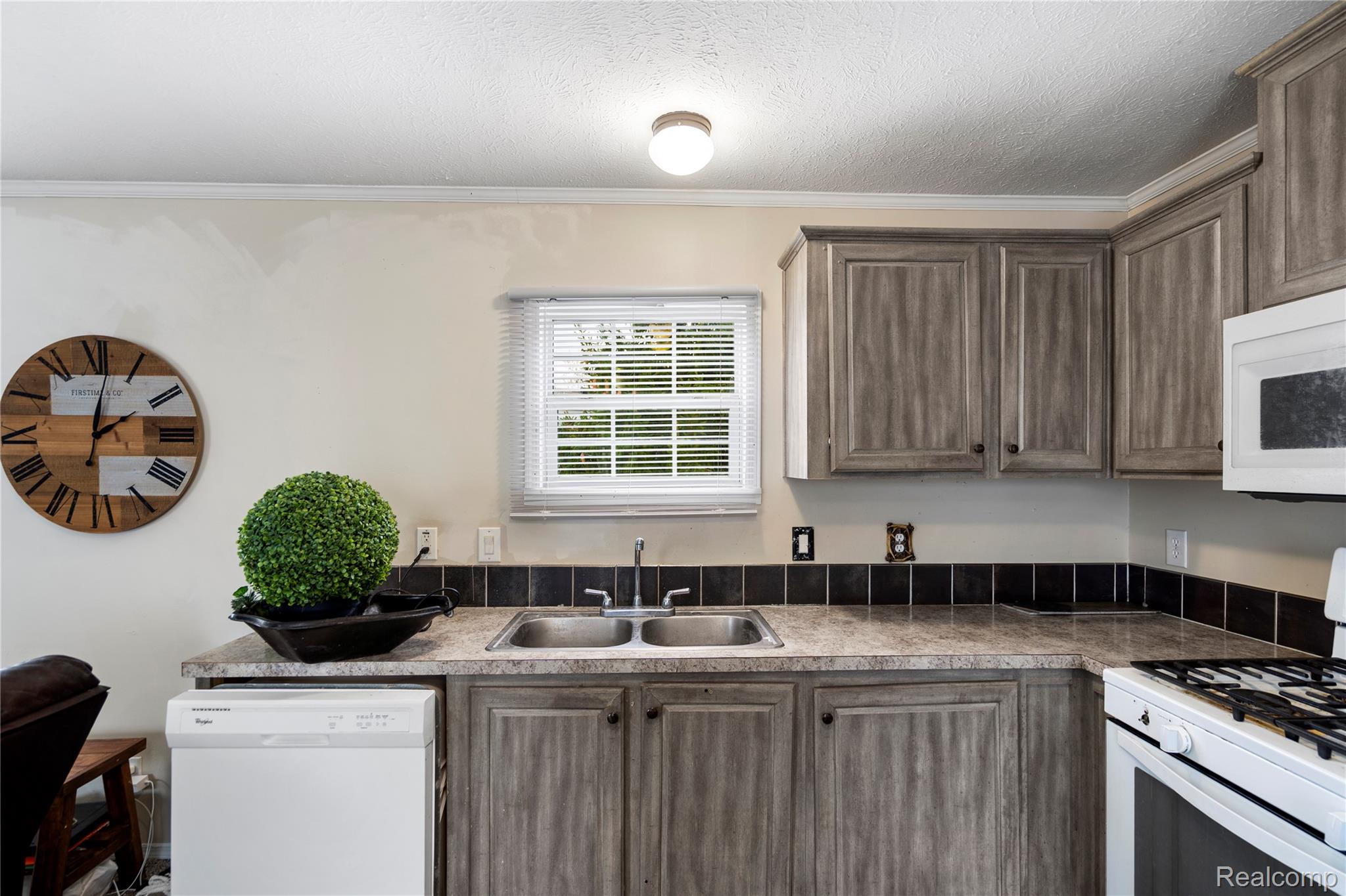 75 Woodridge Court