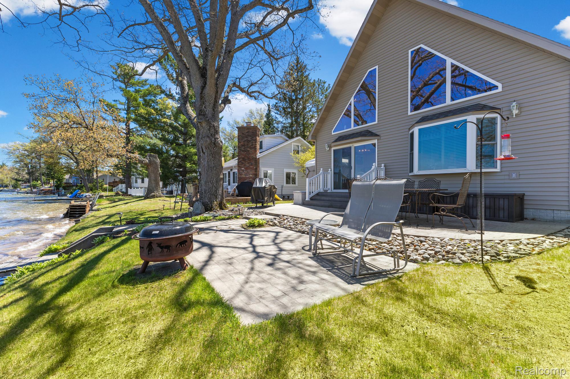 1434 Lake Drive