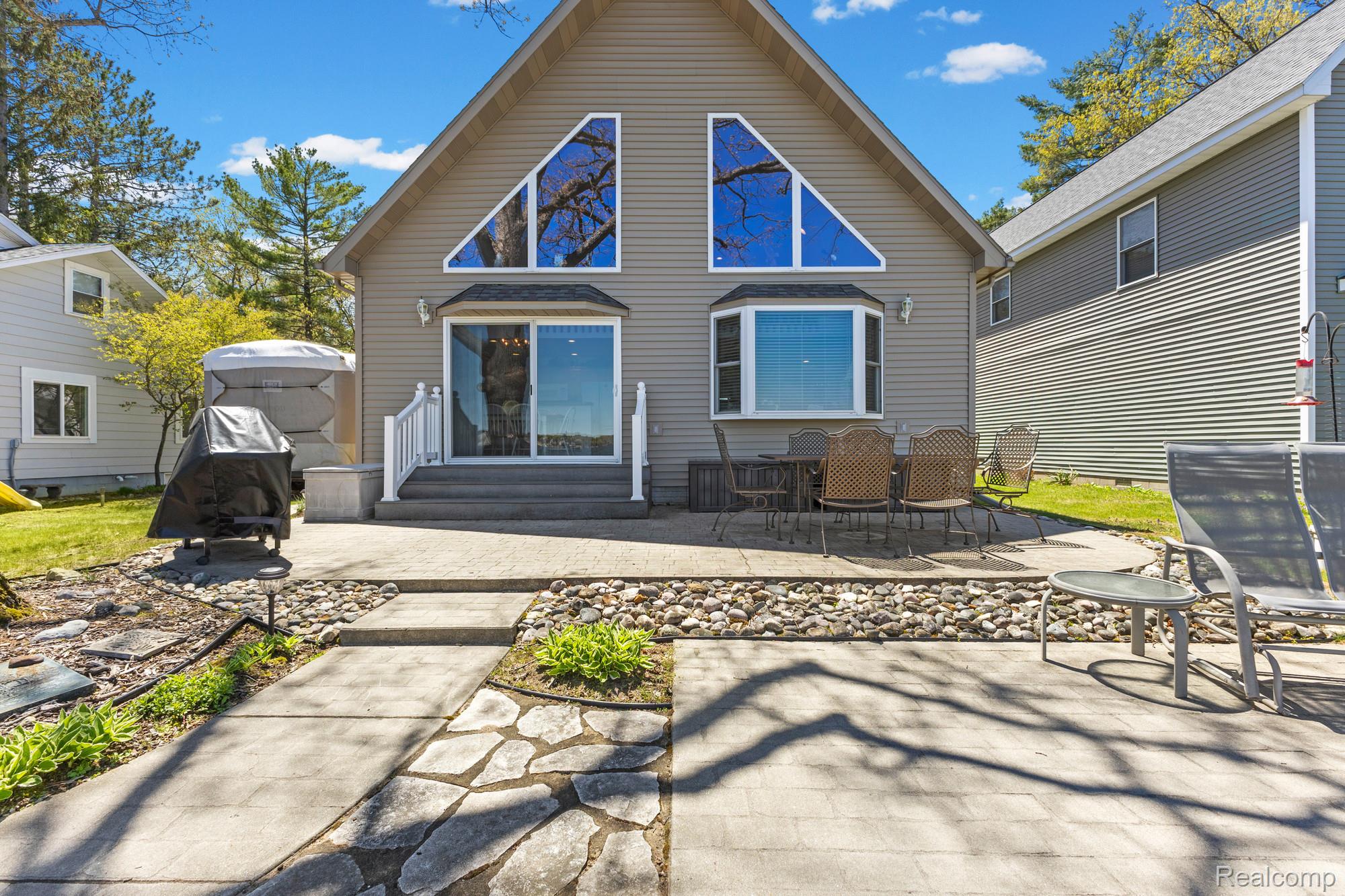 1434 Lake Drive