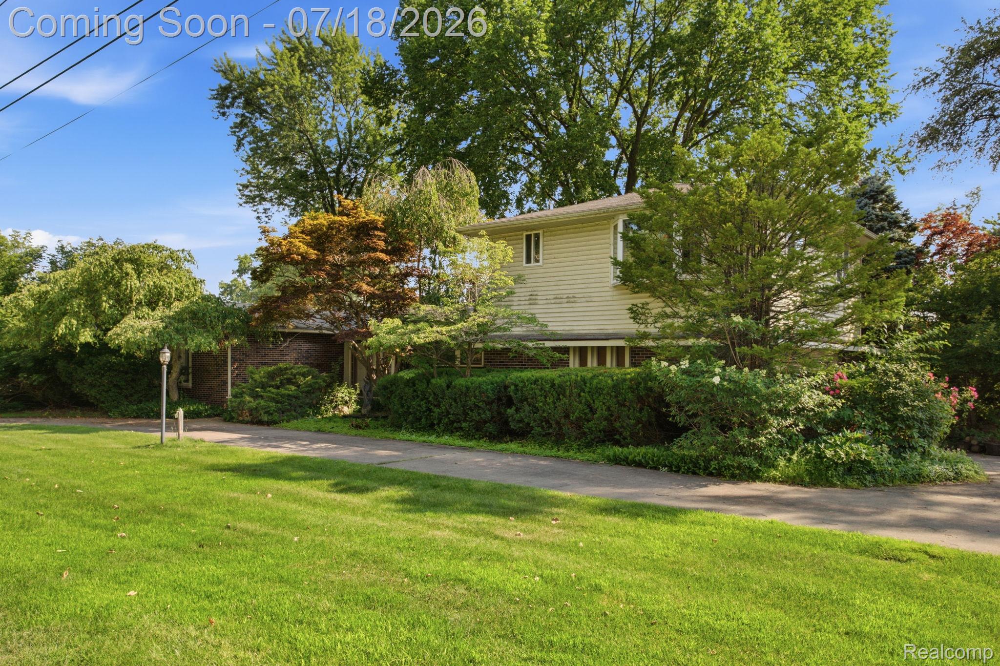 2726 Bay Drive