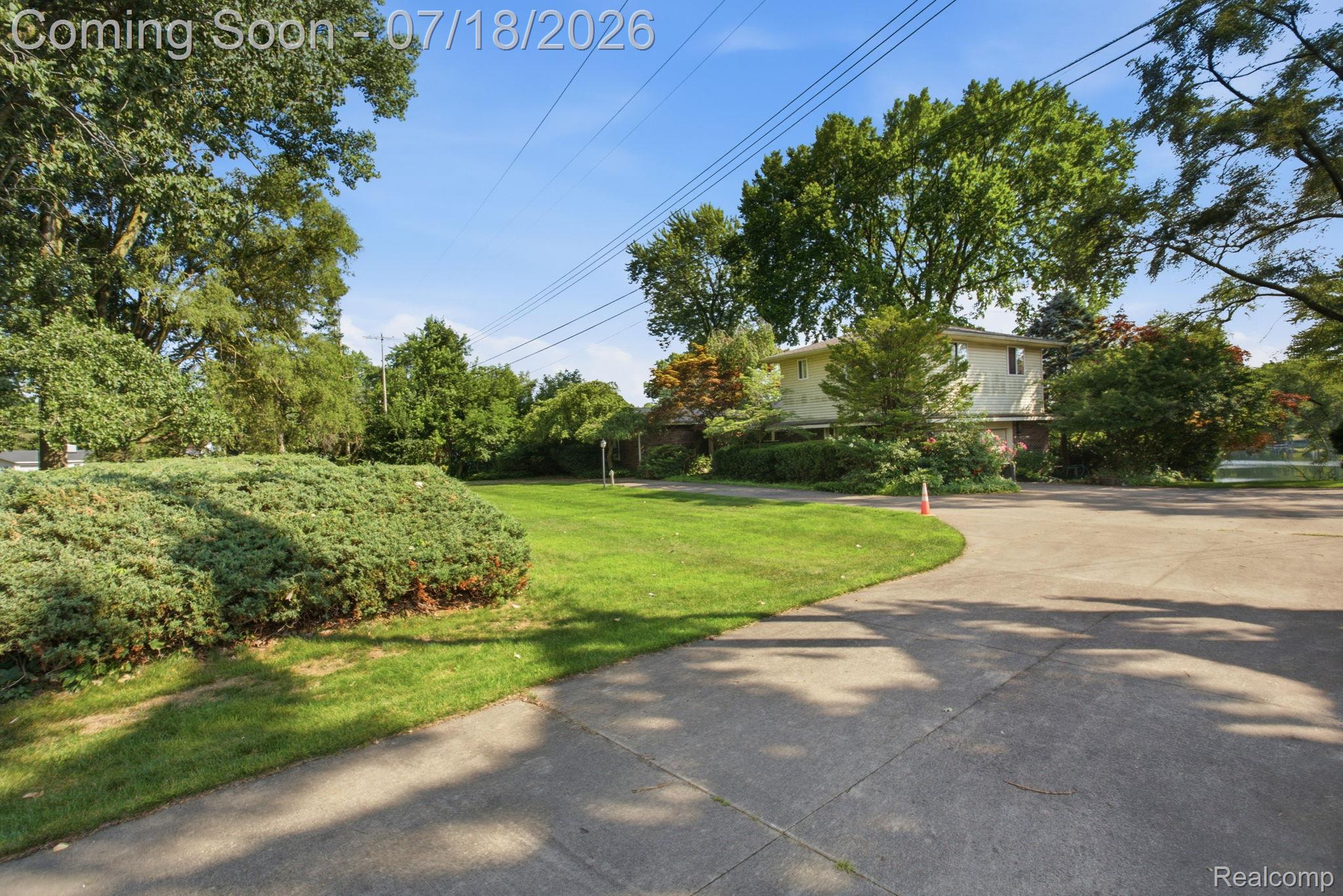 2726 Bay Drive