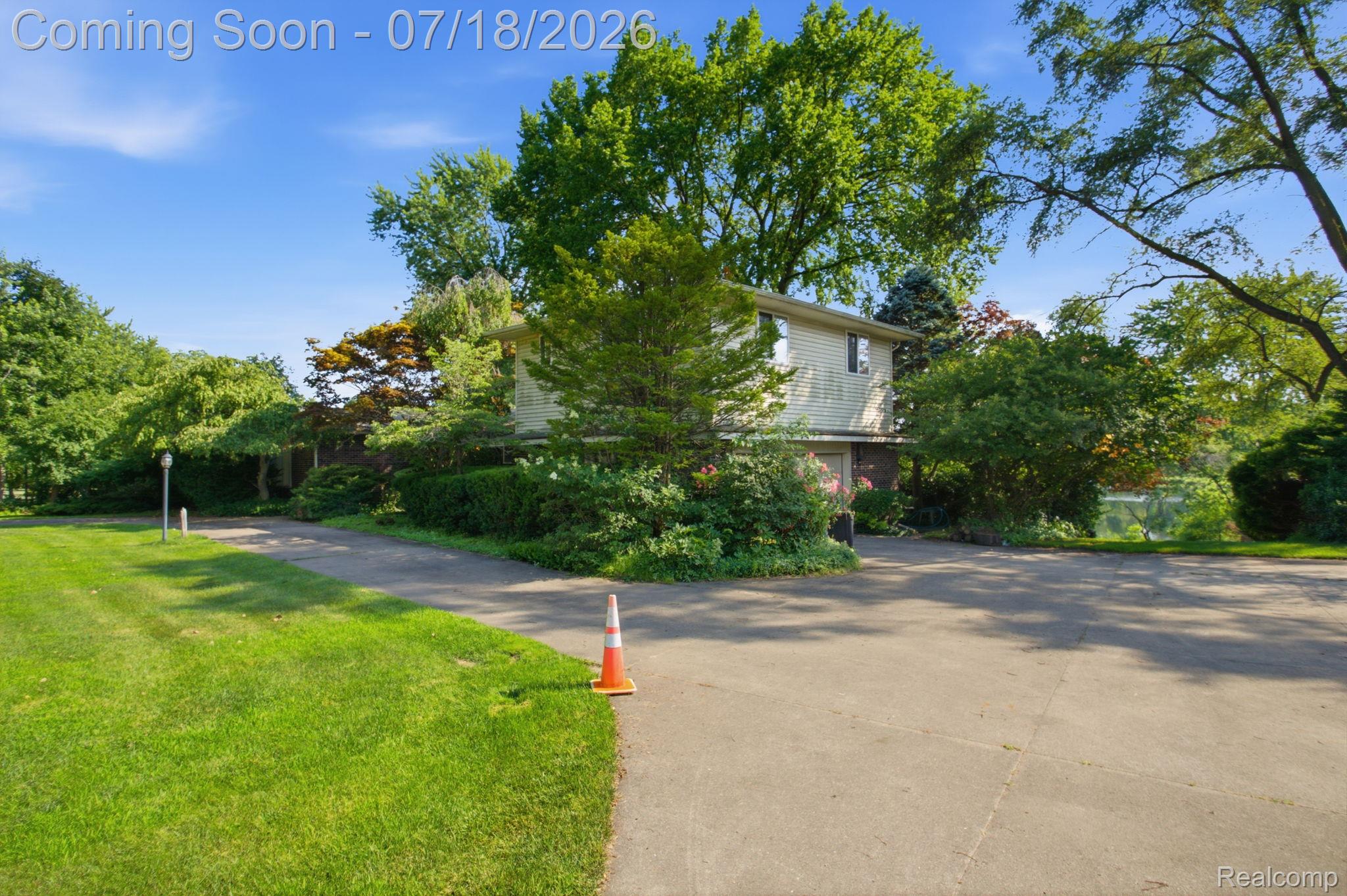 2726 Bay Drive