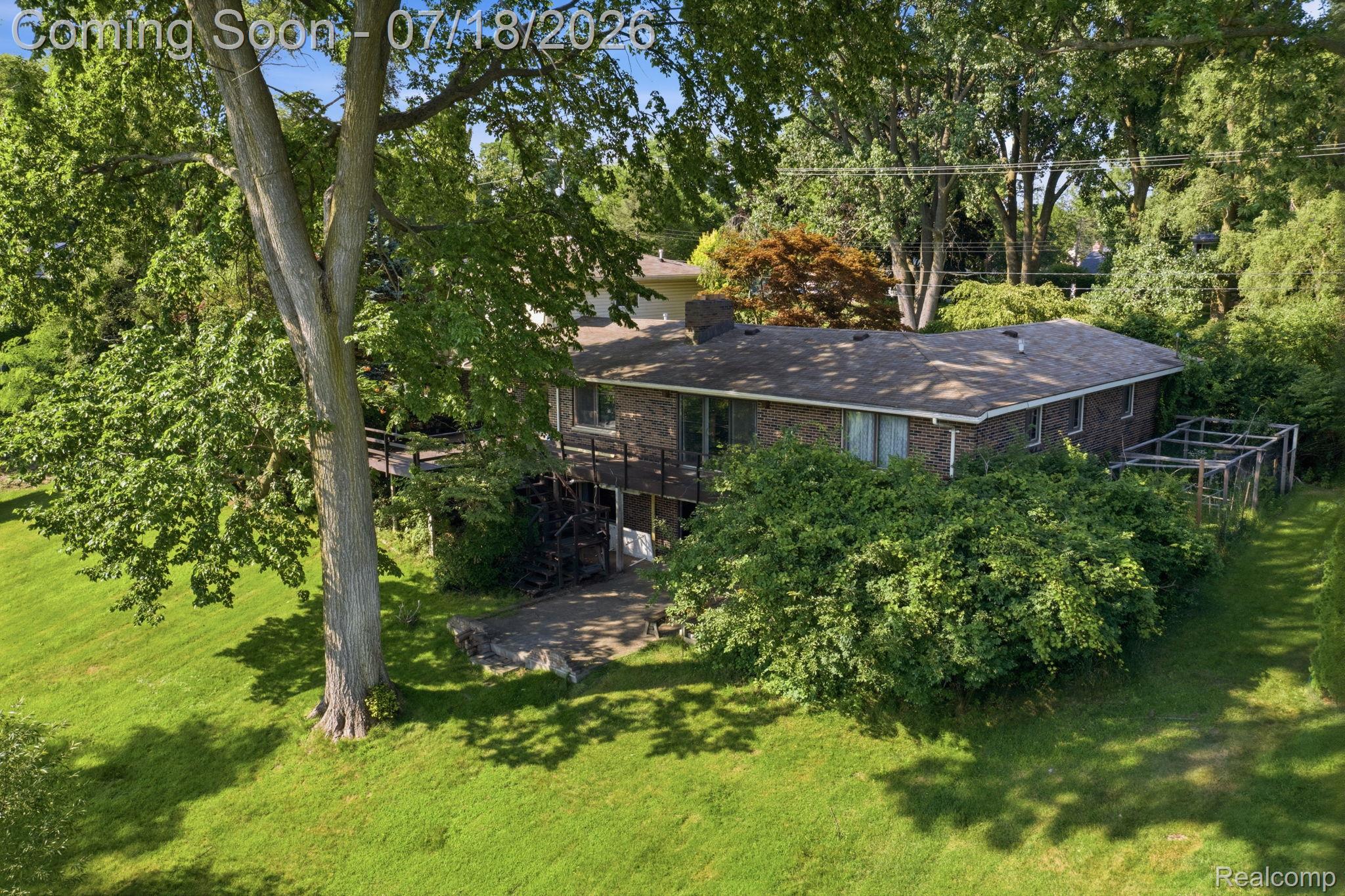 2726 Bay Drive