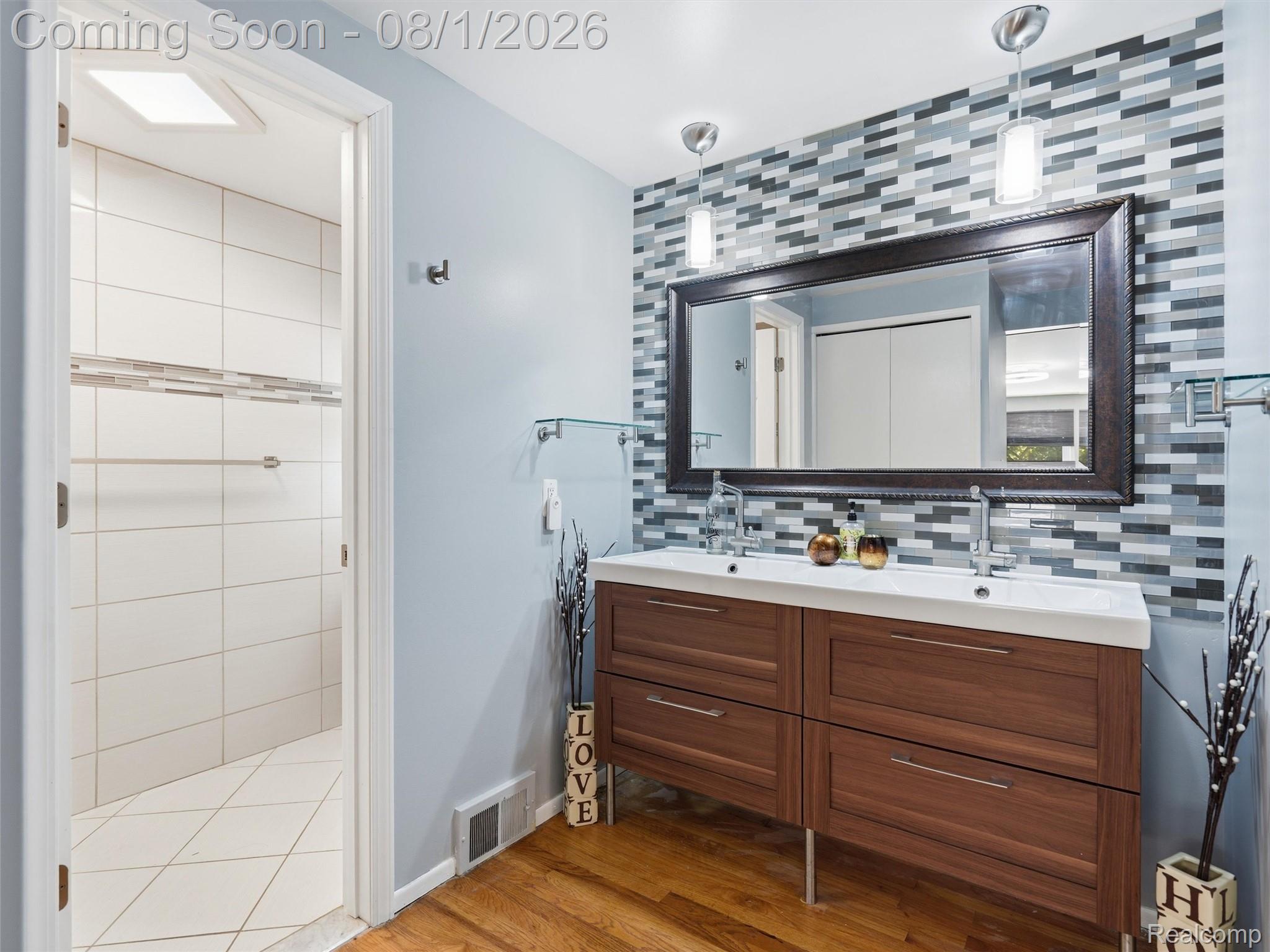 2921 Baylis Drive